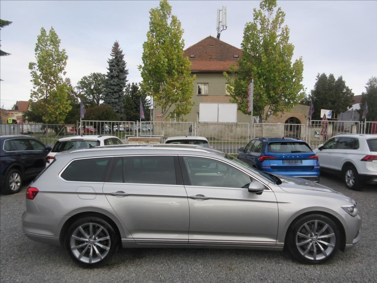 Volkswagen Passat, 2,0 TDI DSG 4 Motion Highline - fotka 4