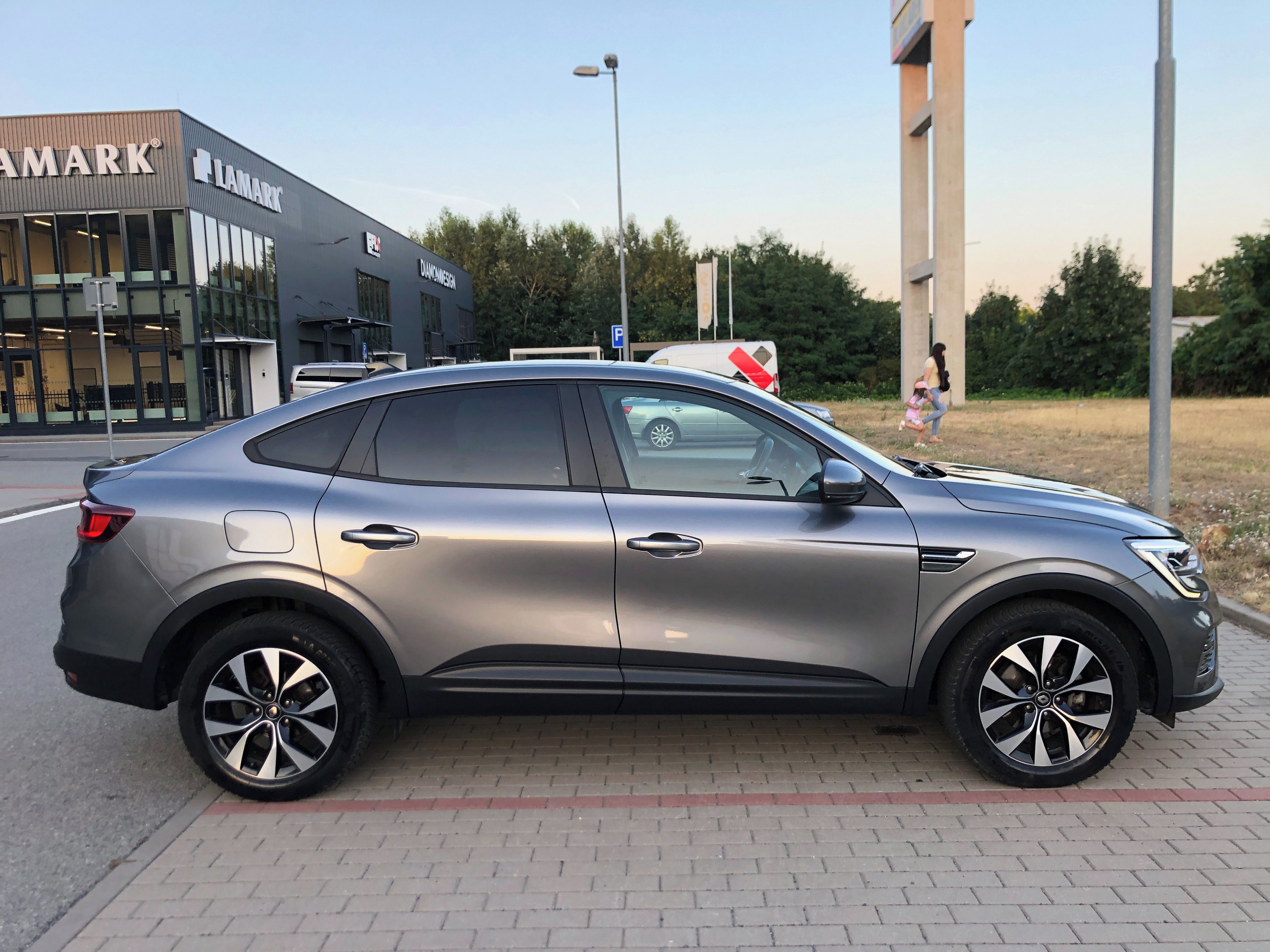 Renault Arkana, 1,6 E_TECH, HYBRID - fotka 4