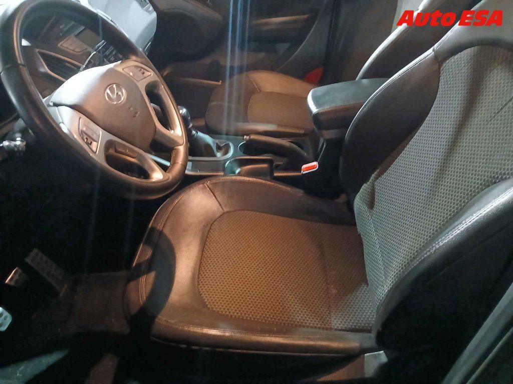 Hyundai ix35, 2.0 CRDi,2.maj,ČR - fotka 3