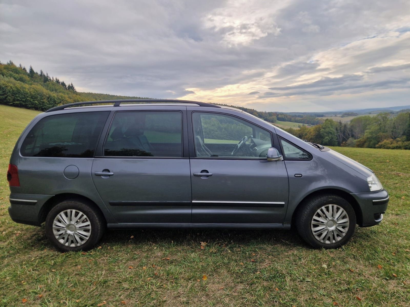 Volkswagen Sharan, 1.9 TDi 7míst - fotka 2