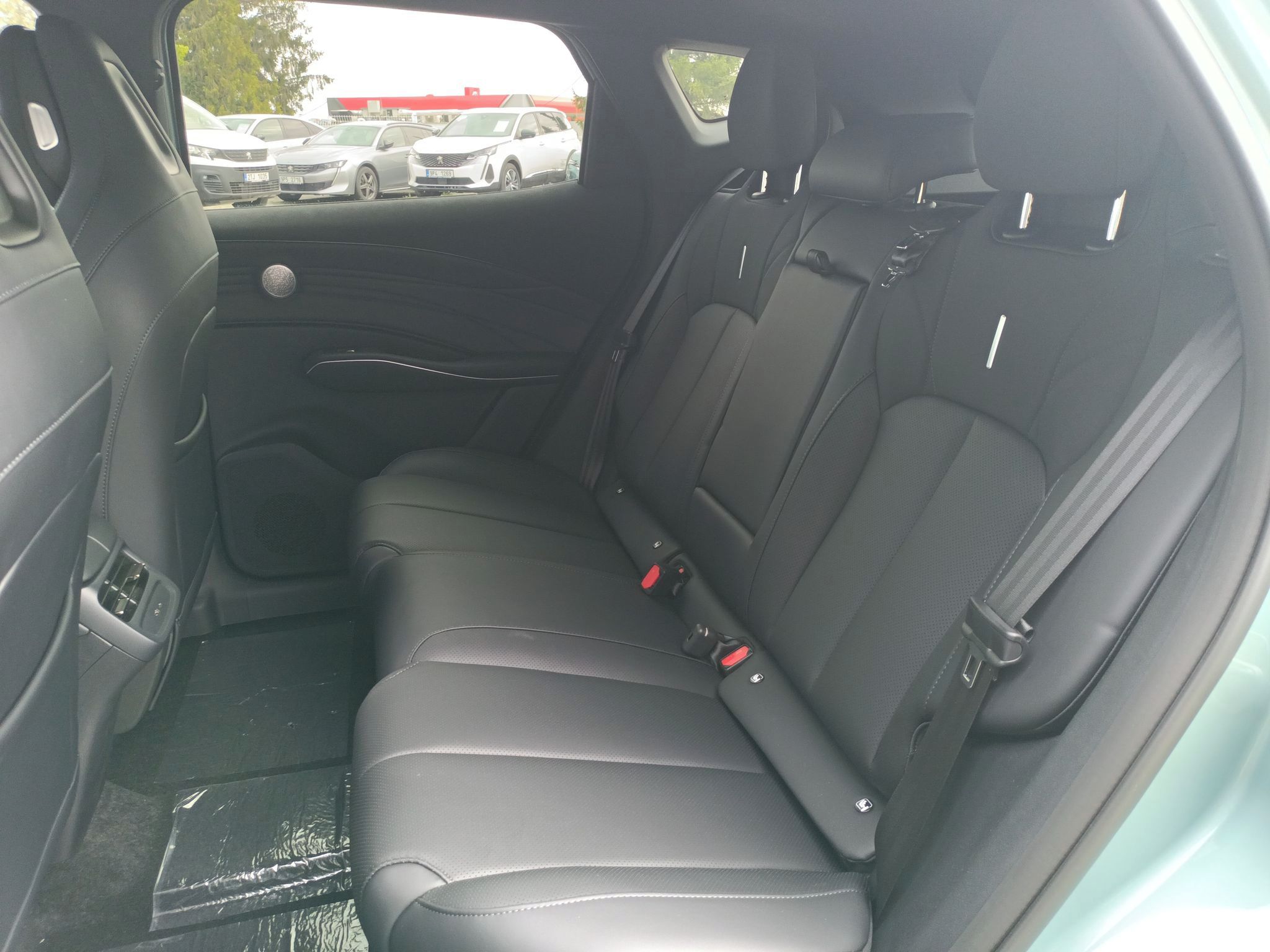 Omoda 7, Luxury Premium AWD 1.6 tGDI - fotka 5