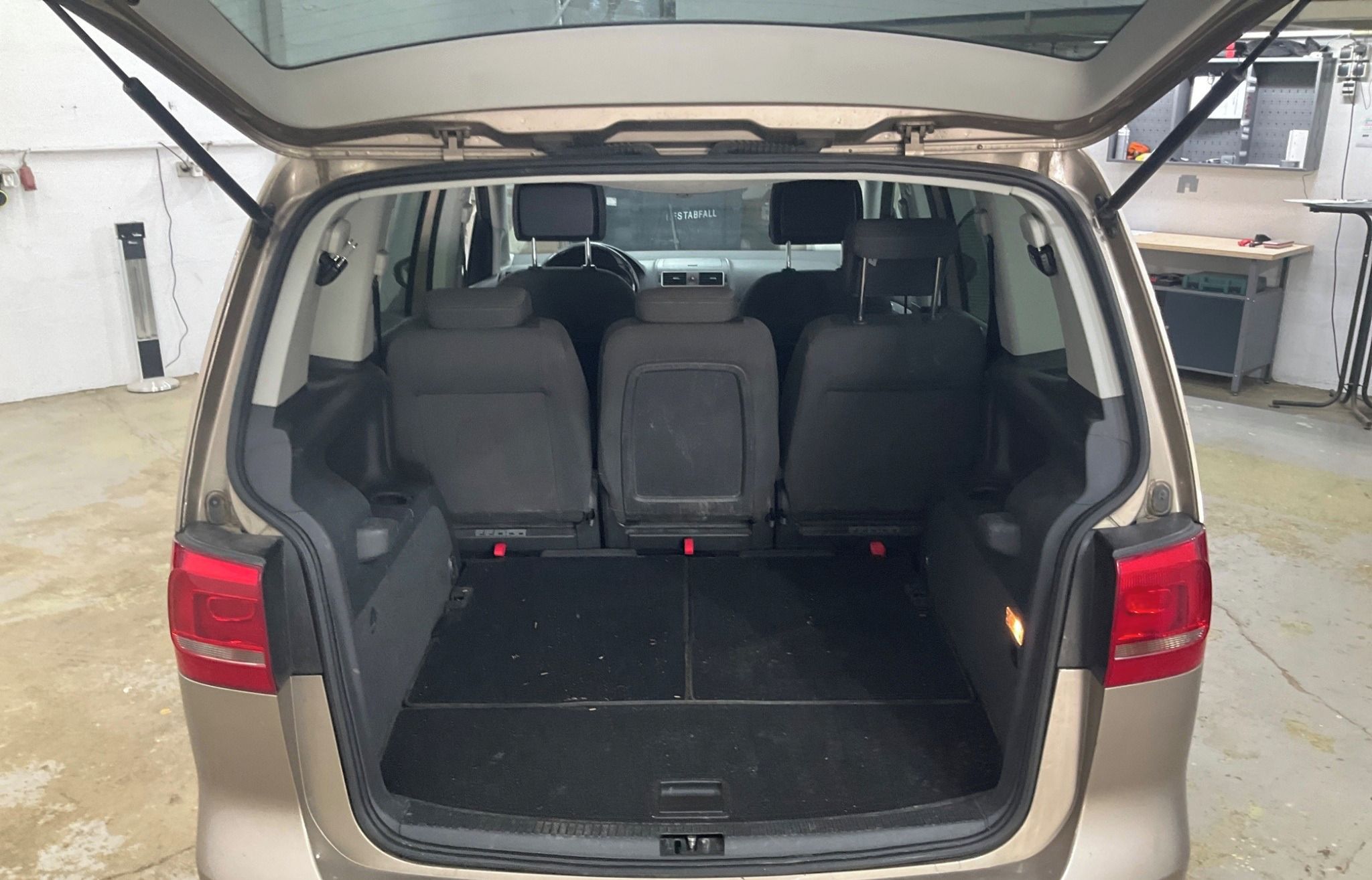 Volkswagen Touran, 1.2Tsi 77KW LIFE 7-MÍST TOP - fotka 3