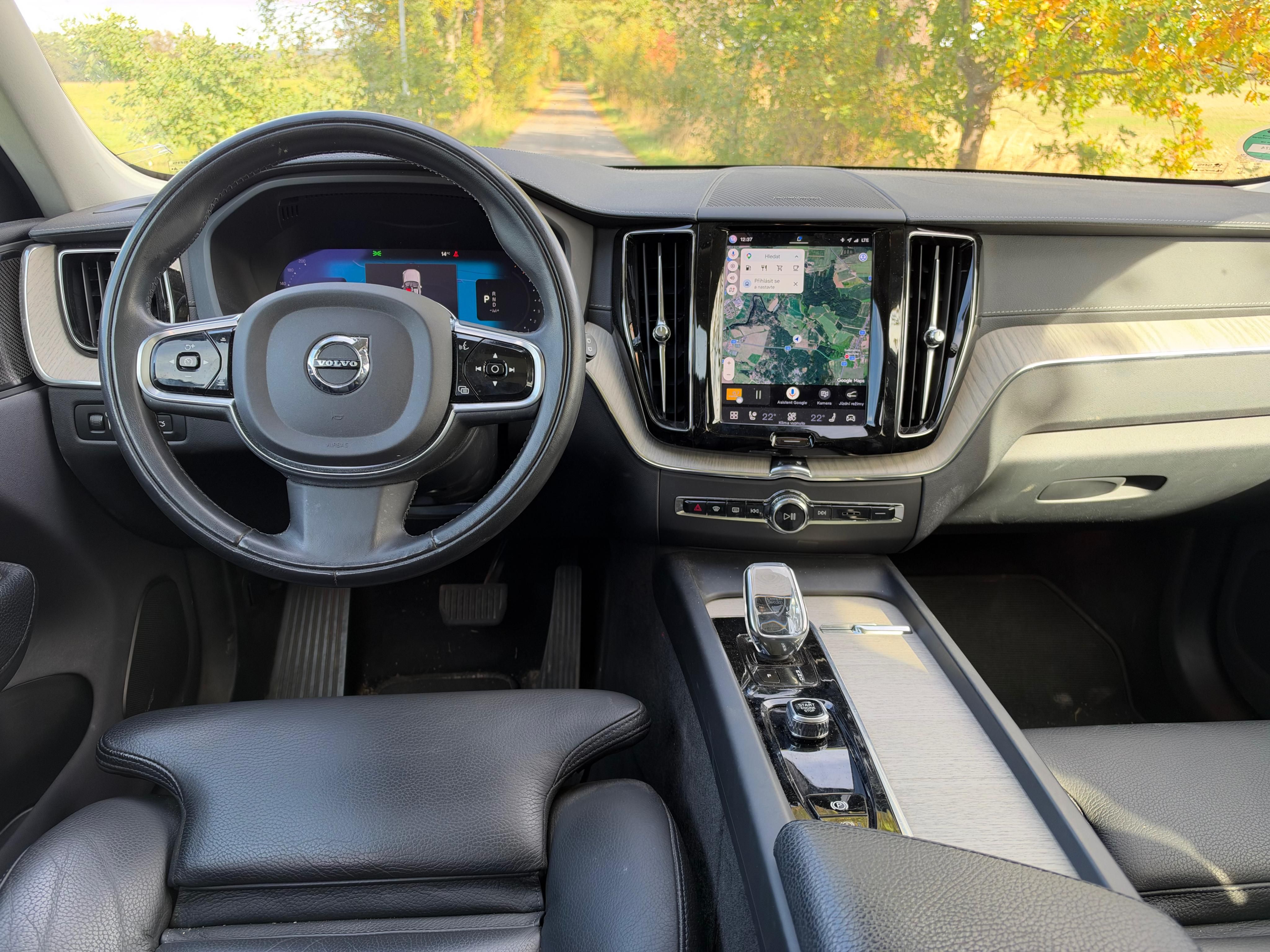 Volvo XC60, 2,0 B4 mild-hybrid Inscription - fotka 6