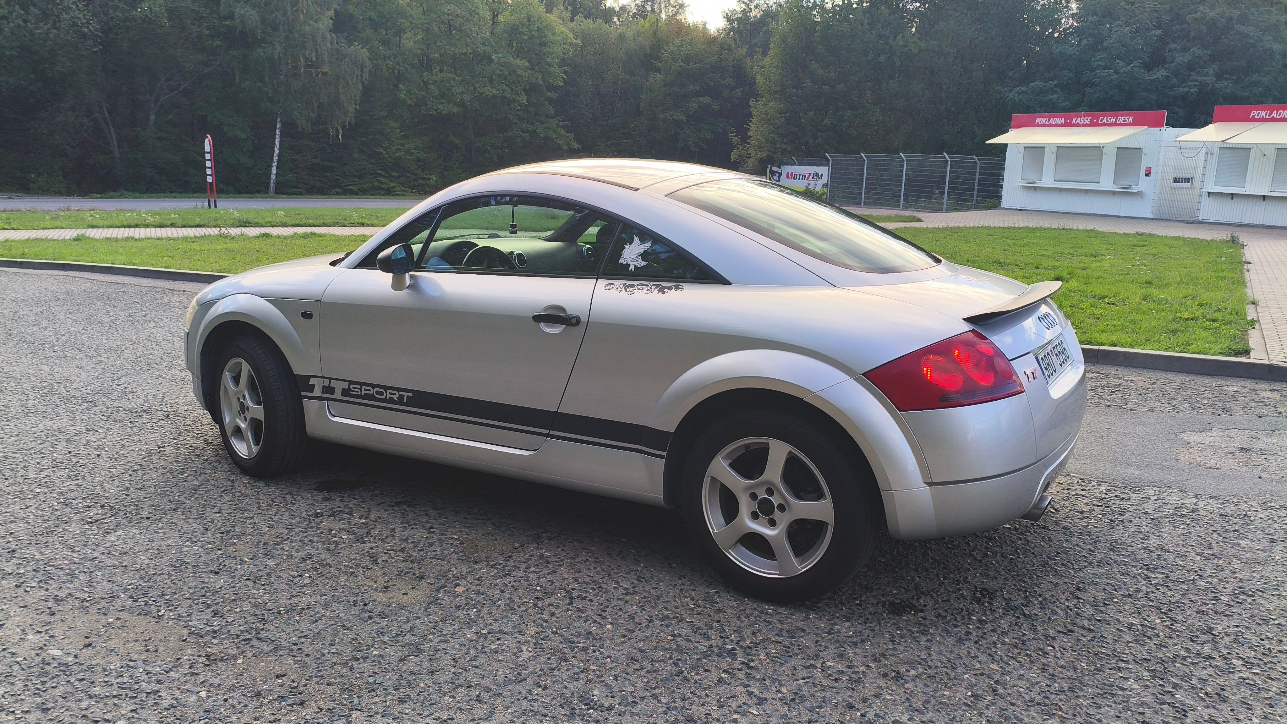 Audi TT, 1.8 T - fotka 5