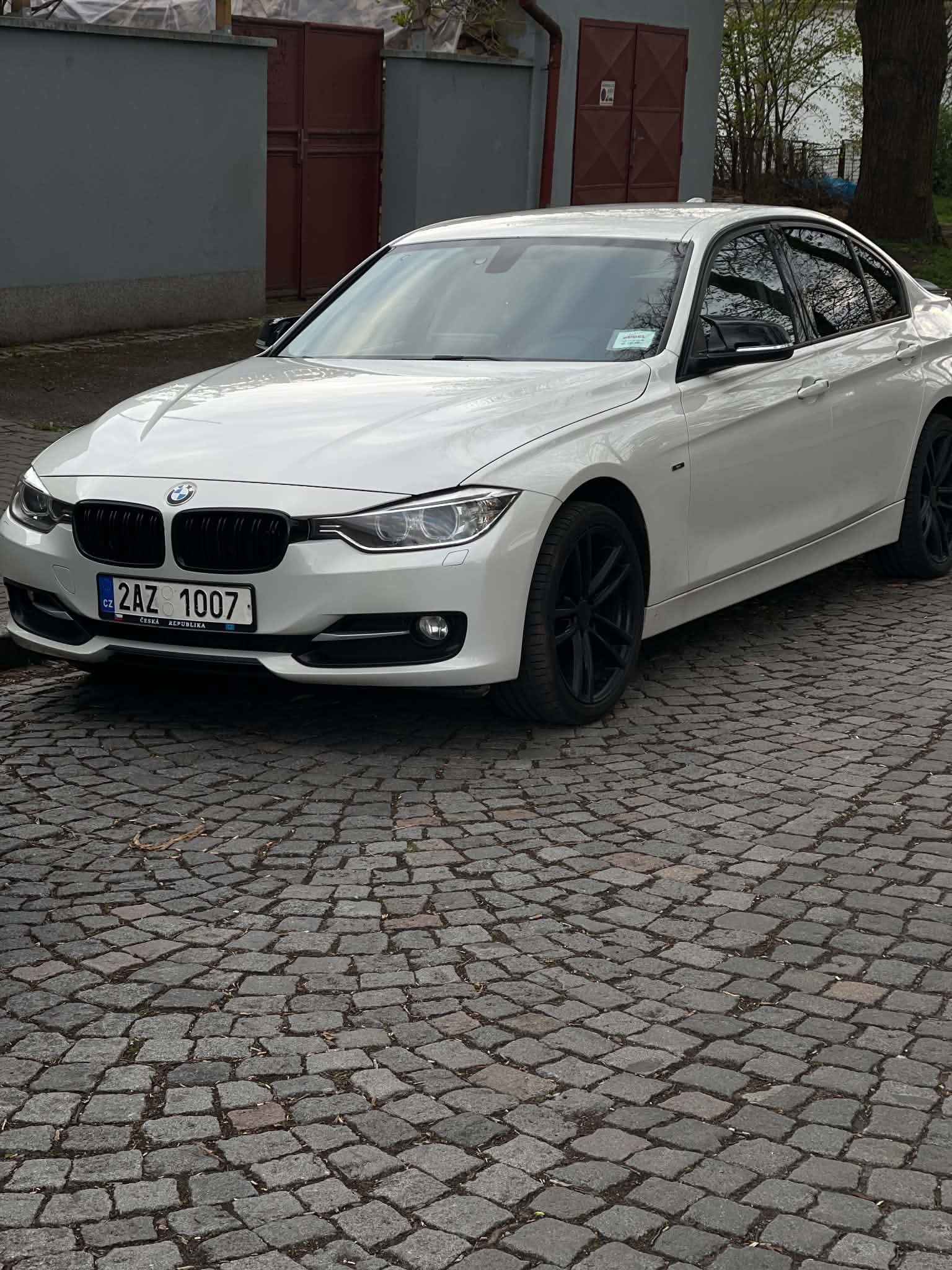BMW Řada 3, BMW F30 320d Sport + - fotka 5