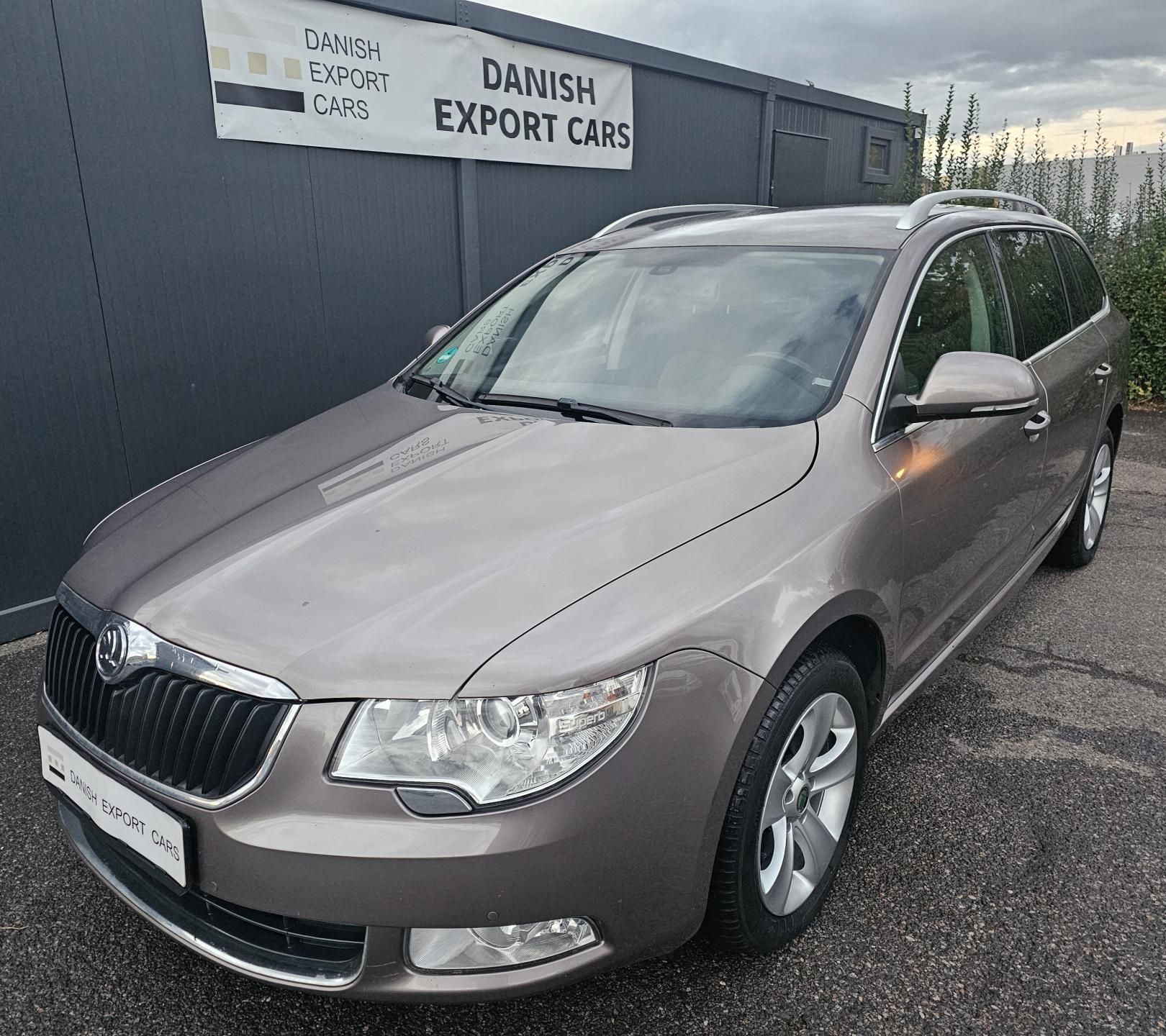 Škoda Superb, 2.0 TDI 103kW,SENZORY,SERVISKA