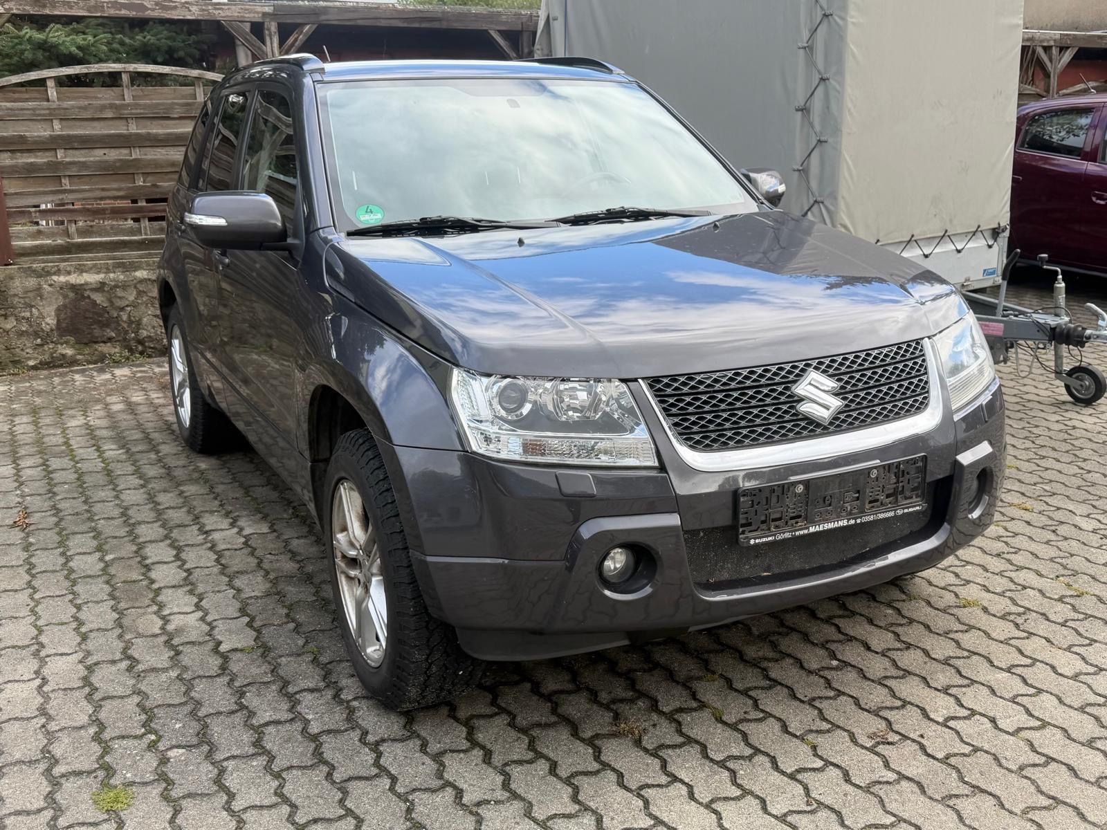Suzuki Grand Vitara, 2.4i-4X4-XEN.TAŽNÉ.KLIMATRONIK - fotka 2