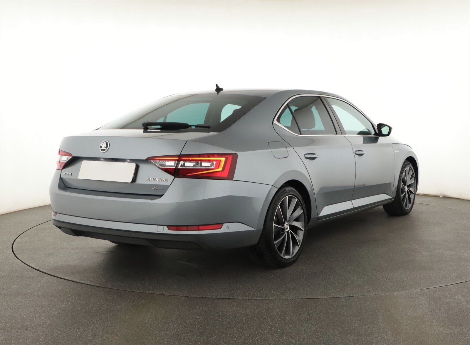 Škoda Superb, 2.0 TDI, Laurin&Klement - fotka 5