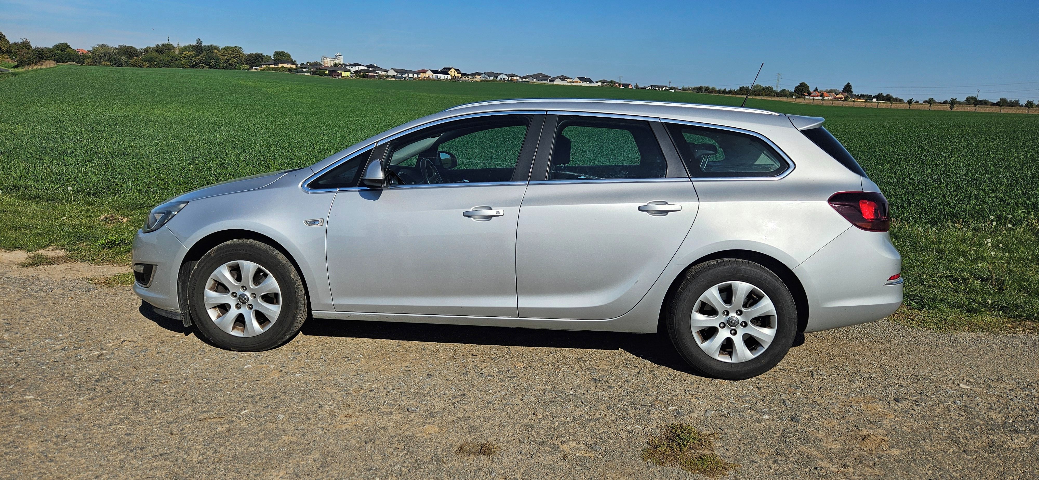 Opel Astra, Opel Astra J, 1,6 CDTI,81kw - fotka 2