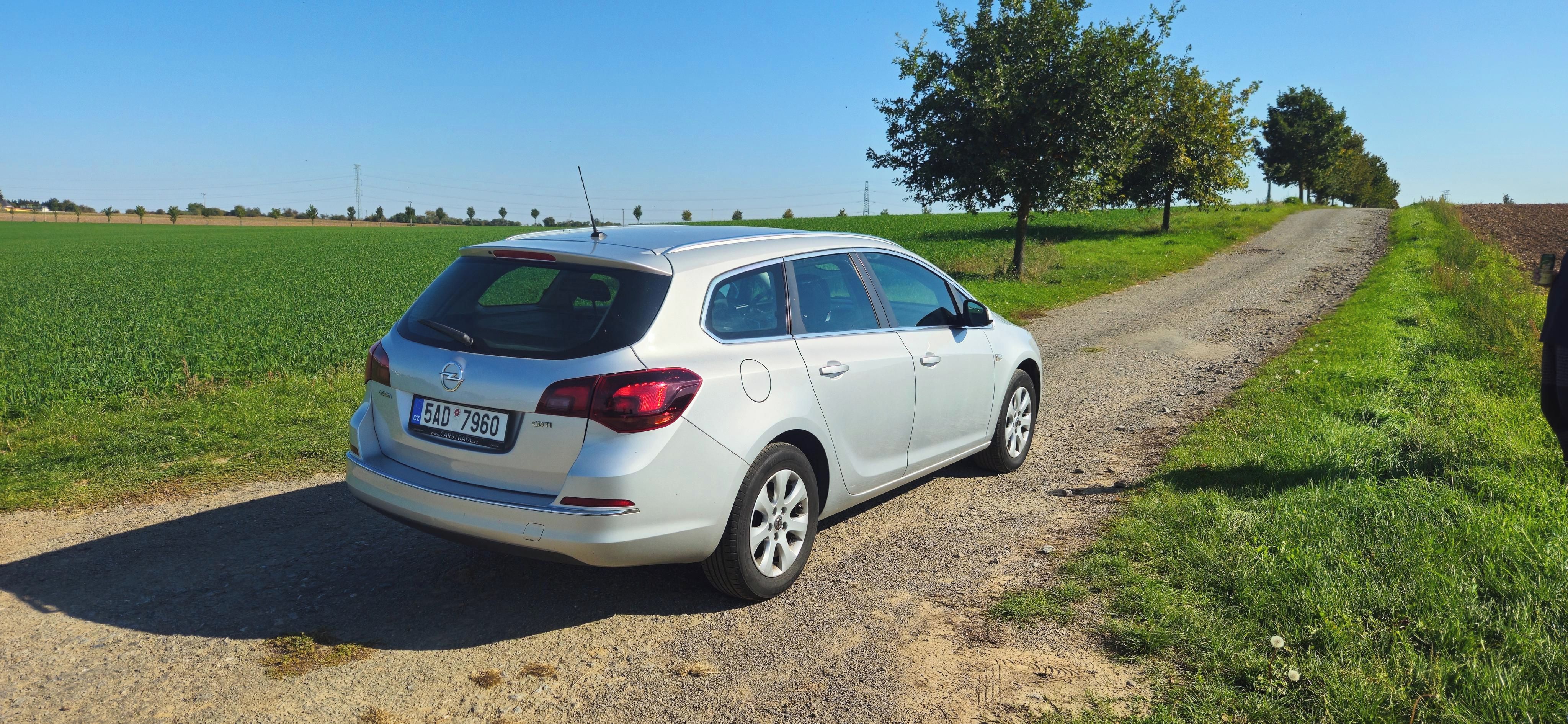 Opel Astra, Opel Astra J, 1,6 CDTI,81kw - fotka 3