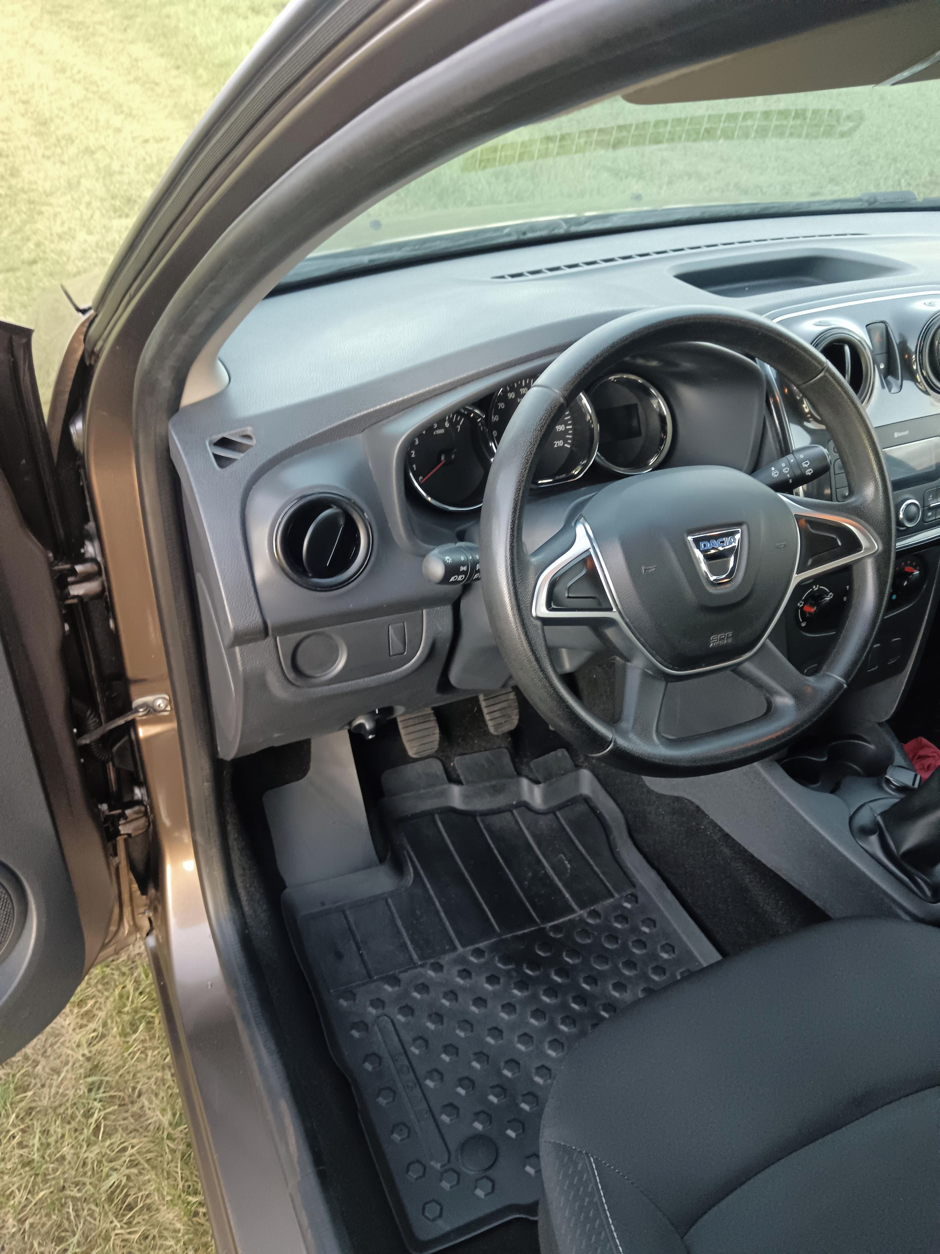 Dacia Logan, Koupena v ČR, pouze 40tis. km - fotka 5