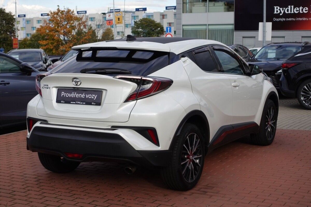 Toyota C-HR, 1.2 Turbo 6M/T Executive Comfo - fotka 4