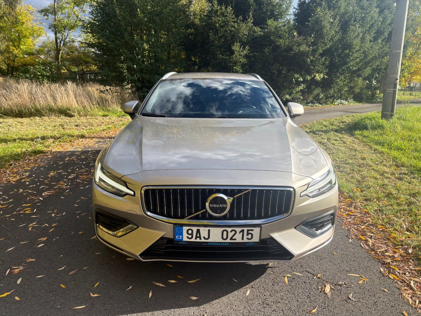 Volvo V60, 2.0 B4 Aut  1.maj CZ DPH Tažné - fotka 2