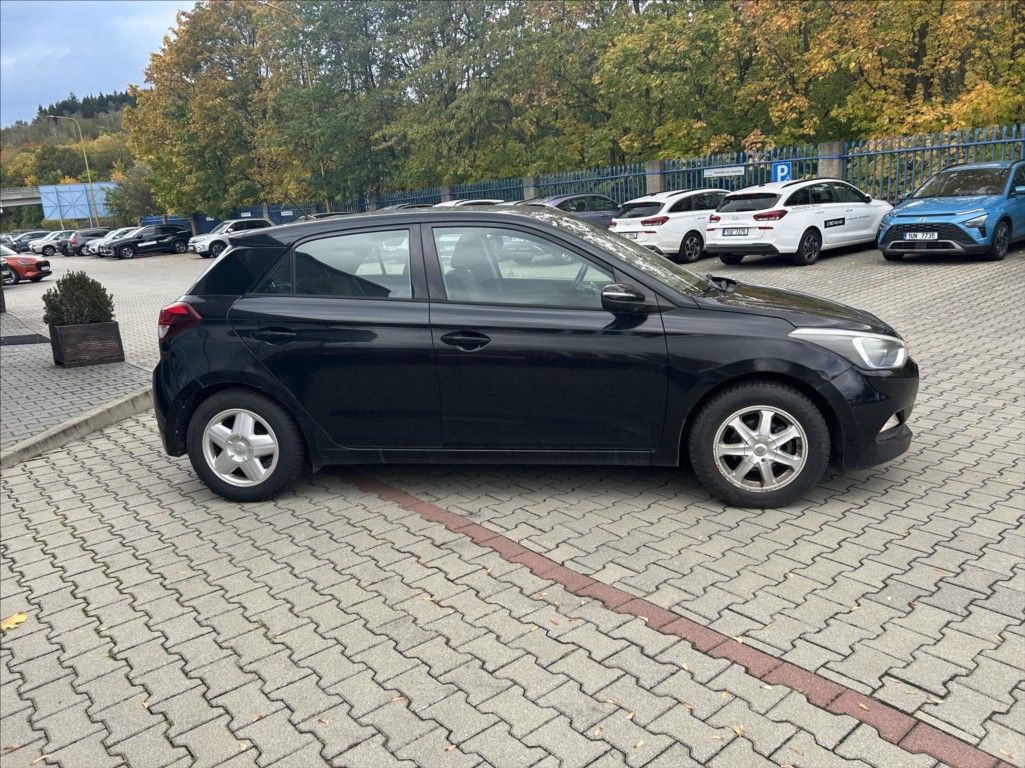 Hyundai i20, 1,3 - fotka 4