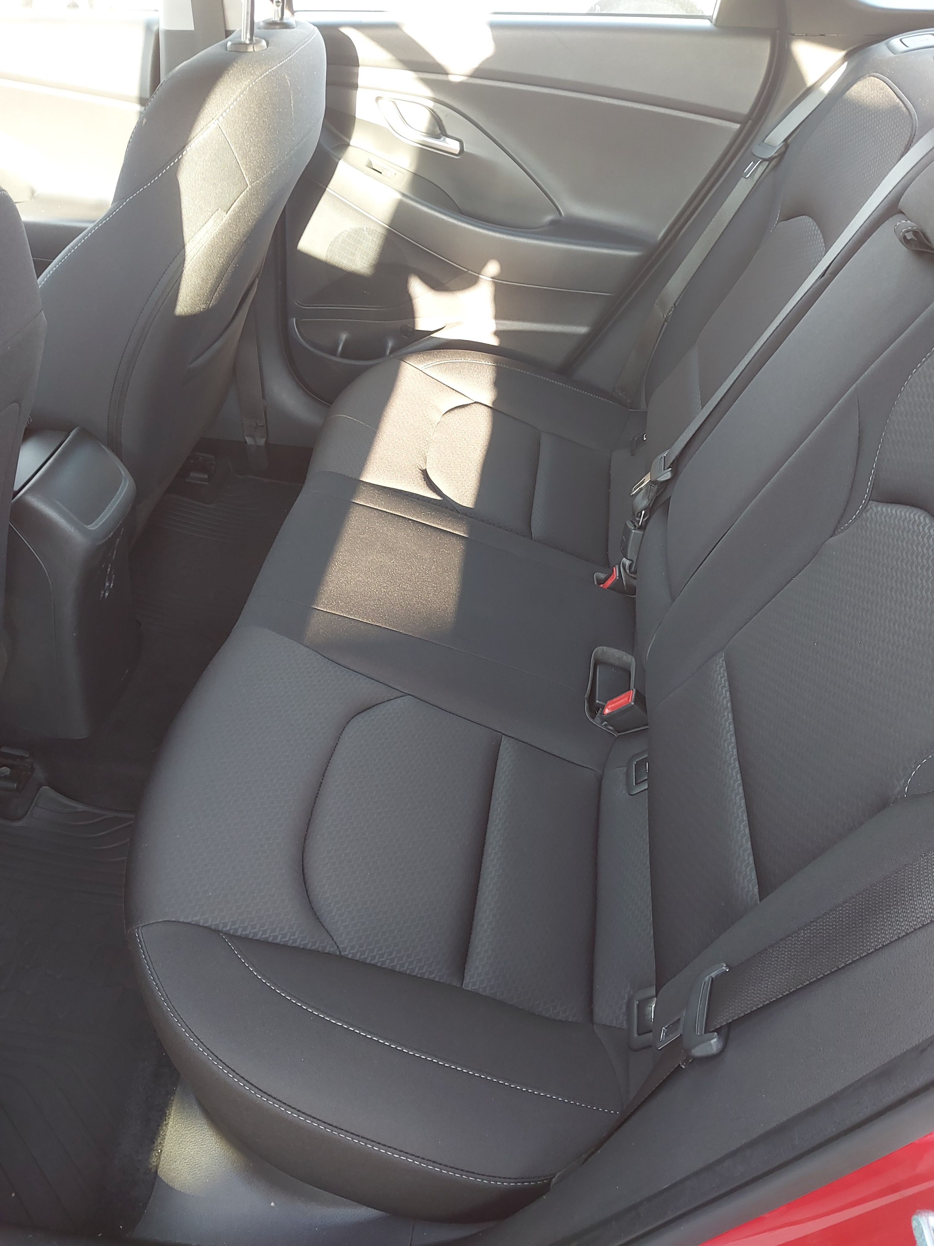 Hyundai i30, 1. maj, ČR, 96xxx km, serviska - fotka 5