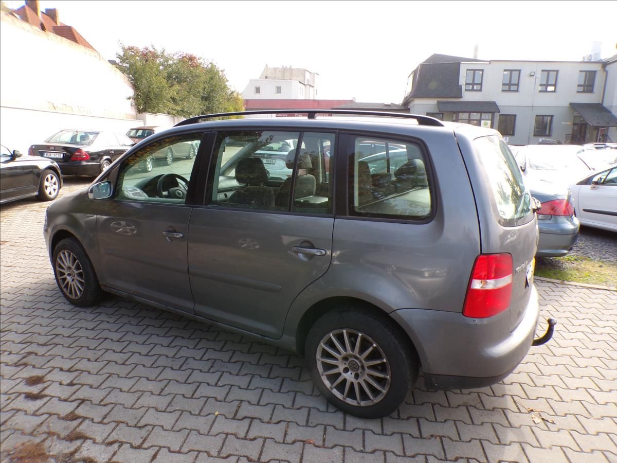 Volkswagen Touran, 1,9 TDI  TAŽ.ZAŘ.,NAVIGACE - fotka 6