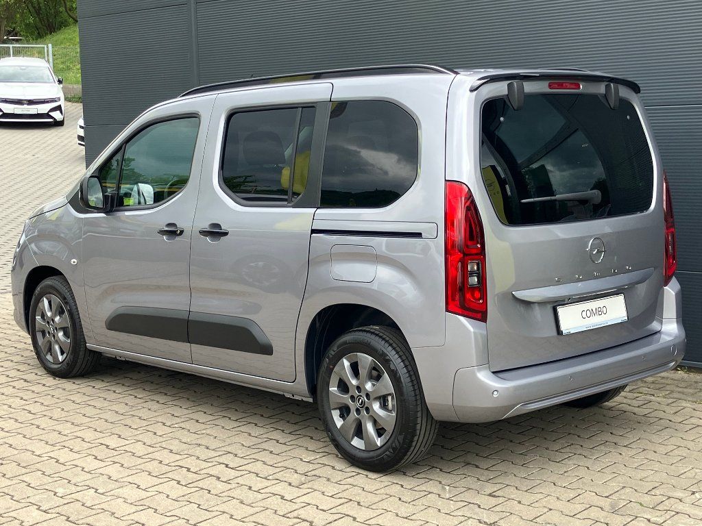 Opel Combo, EDITION 1.2 Turbo (110k) MT6 - fotka 4