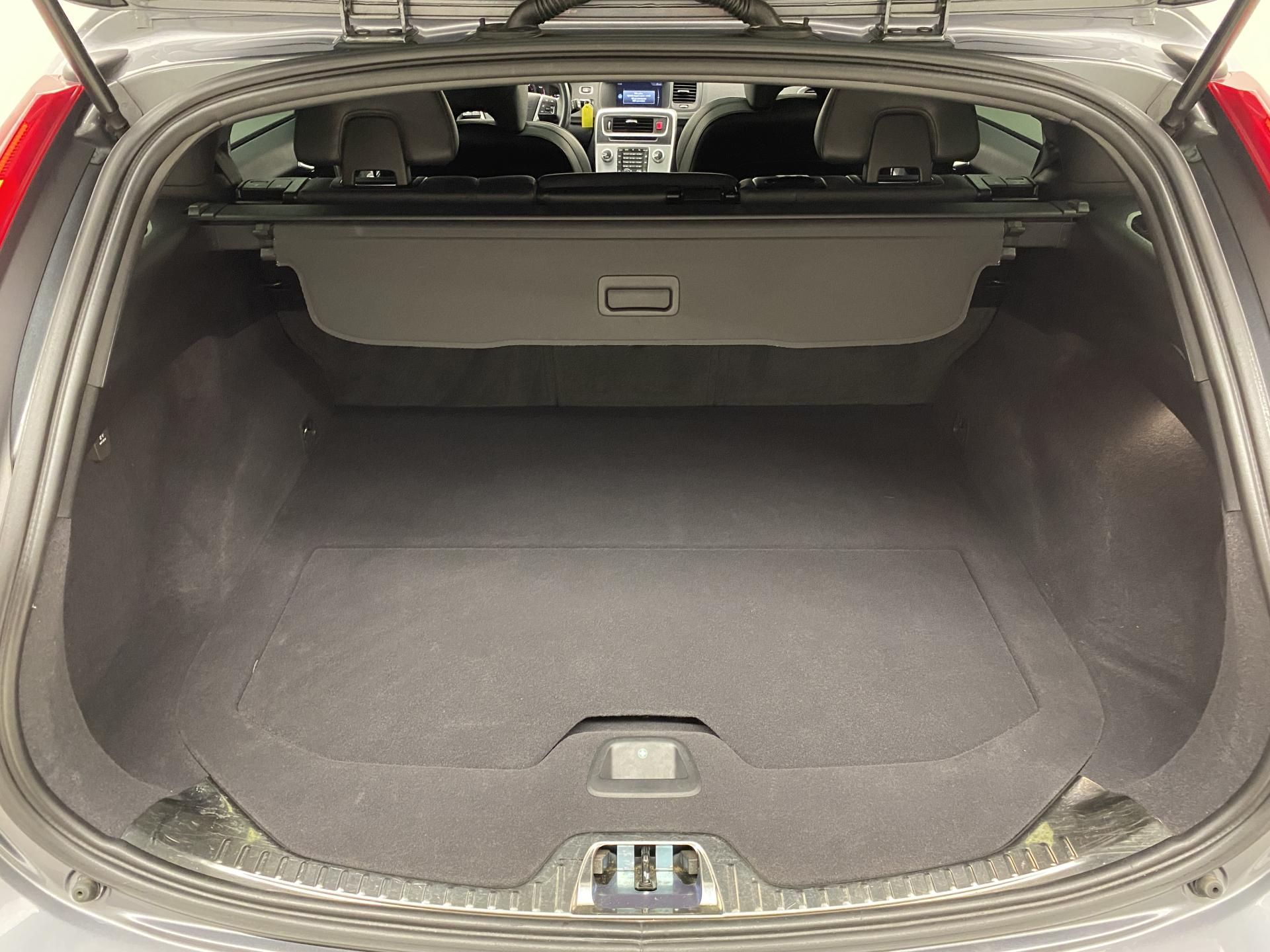 Volvo V60, CC D4 AWD SUMMUM AUT - fotka 6
