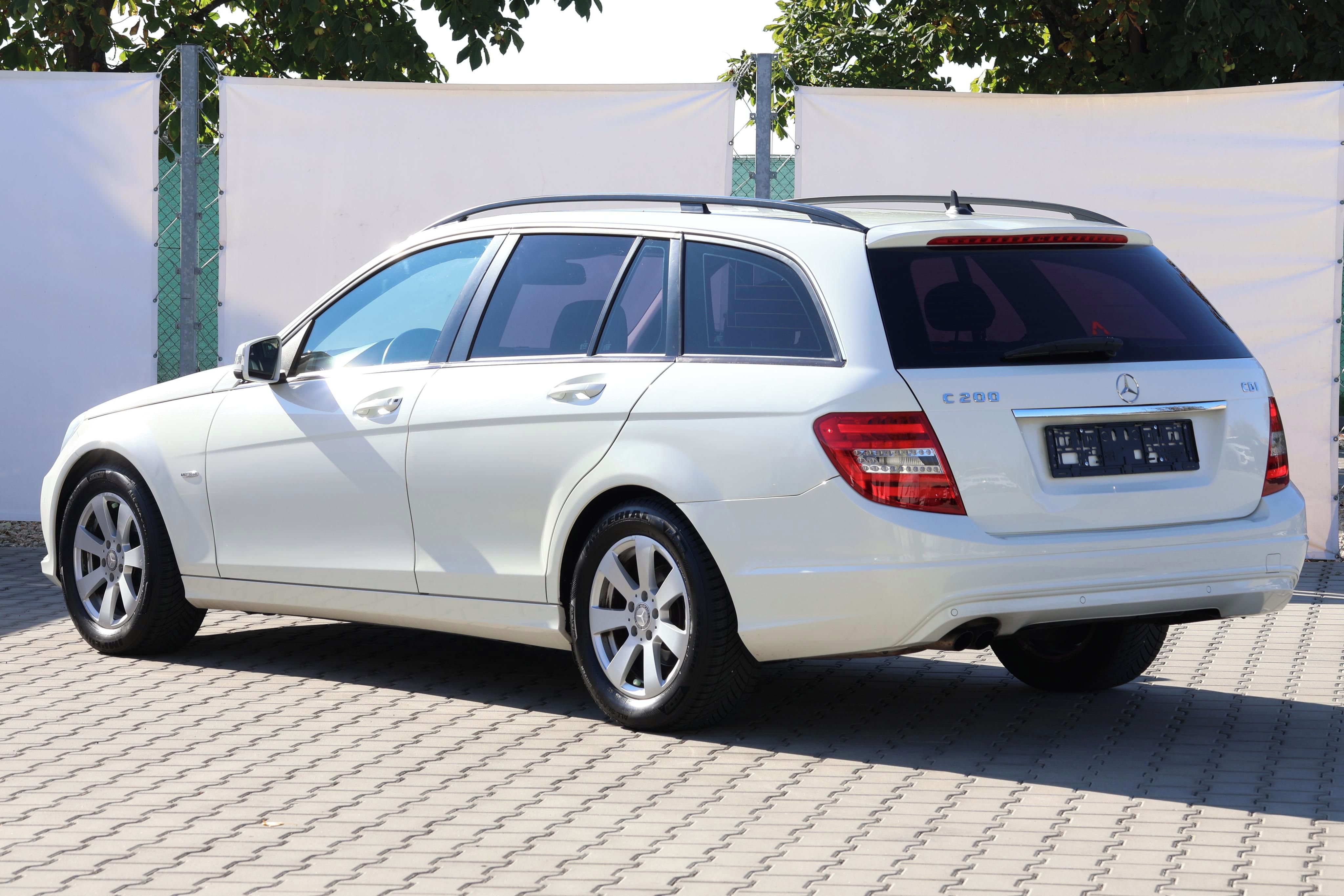 Mercedes-Benz Třídy C, 200 CDI 100kW LED NAVI PĚKNÝ - fotka 4