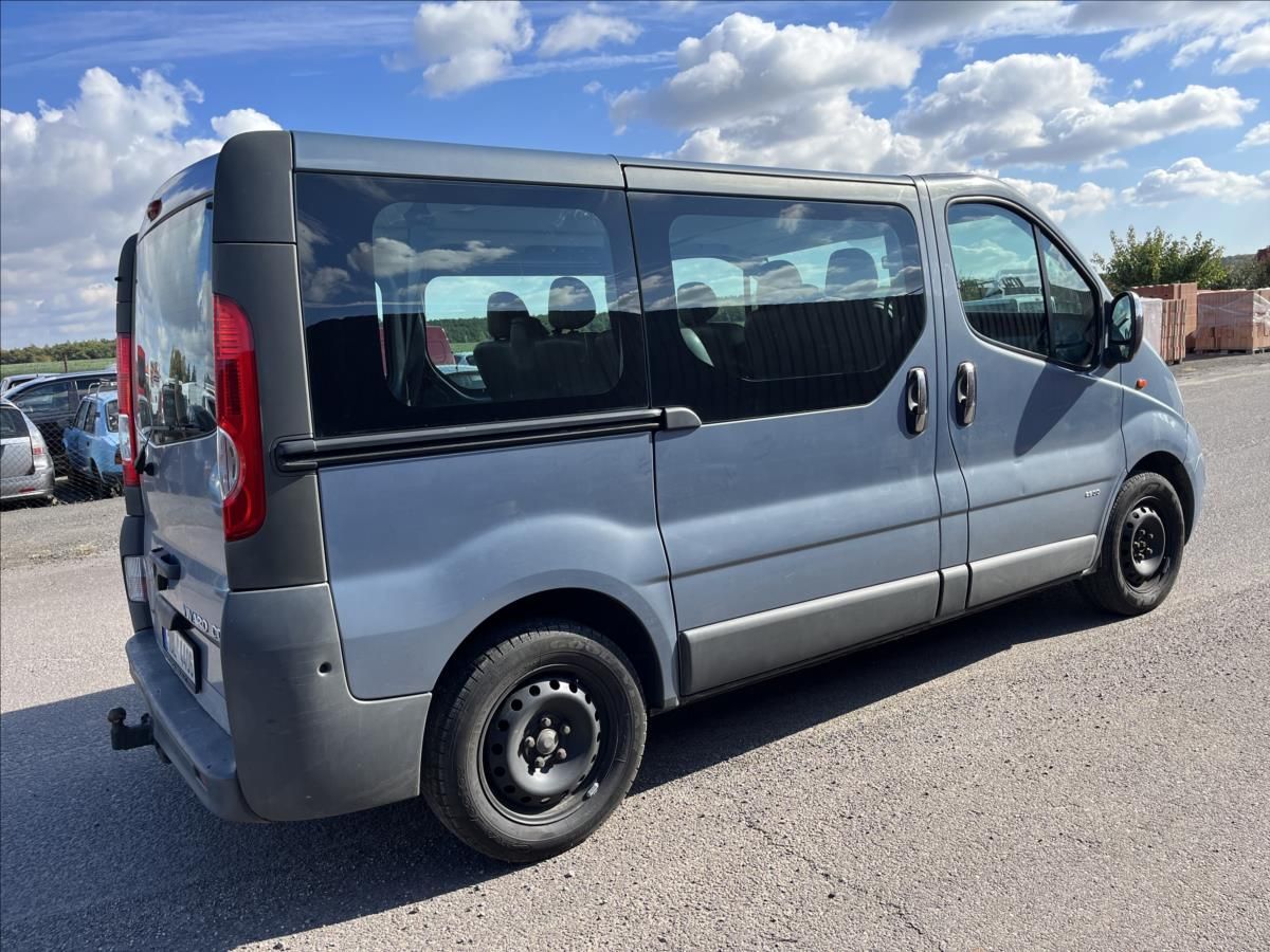 Opel Vivaro, 2,5 CDTi 9.MÍST SERVIS TAŽNÉ - fotka 5