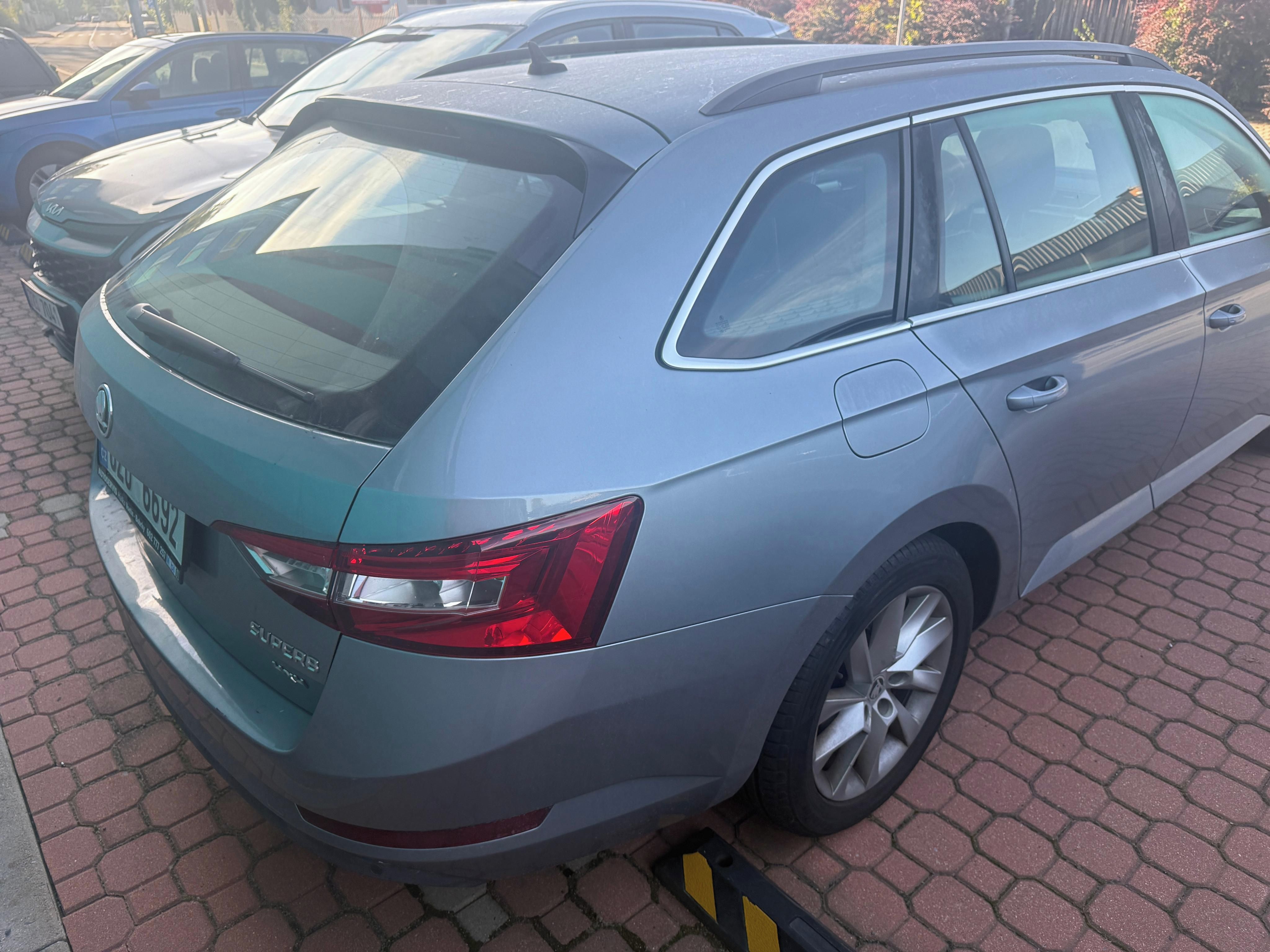 Škoda Superb, 2.0 TDI 4x4, Kombi - fotka 4