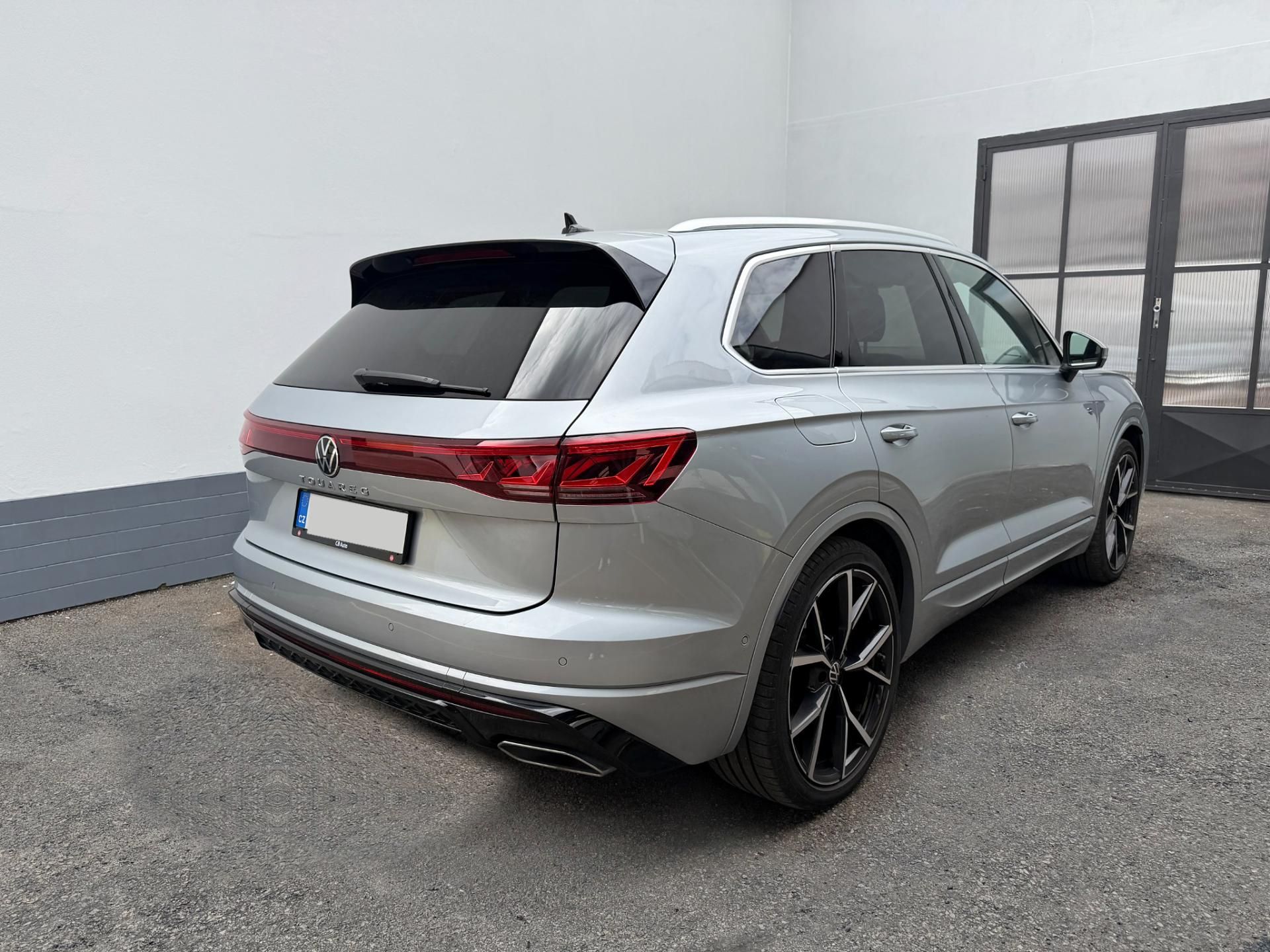 Volkswagen Touareg, R-Line V6 3.0 TDI - fotka 4