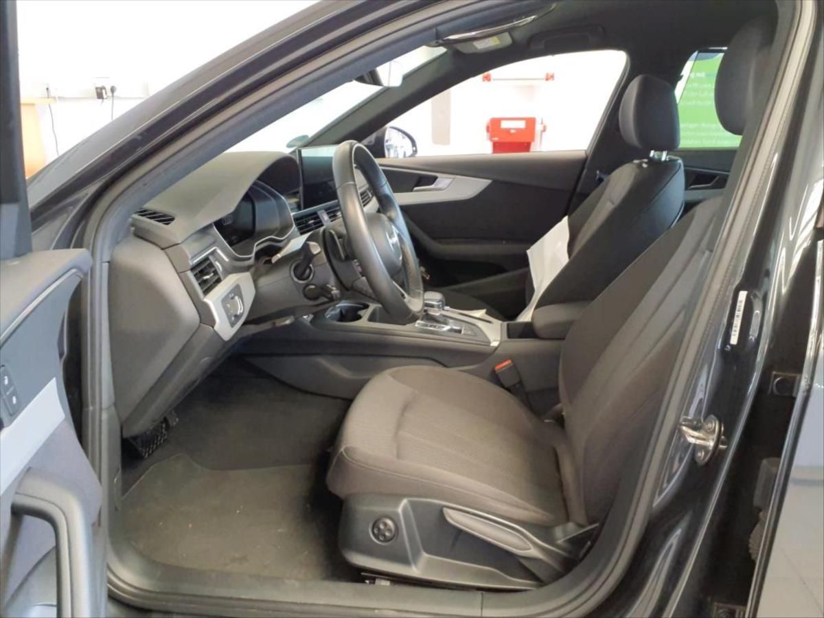 Audi A4, 2,0 TDI QUATTRO KEYLESS KAMERA - fotka 6