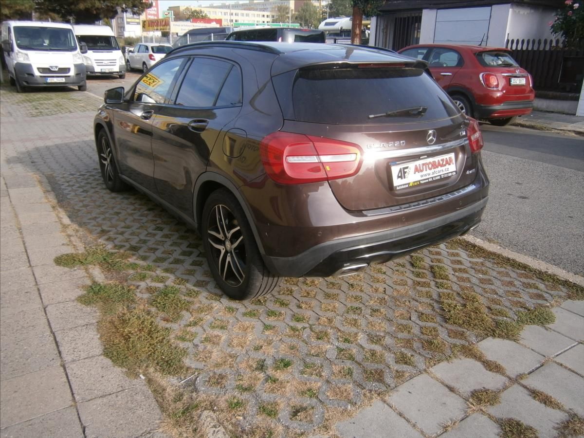 Mercedes-Benz GLA, 2,2 CDI 4 MATIC - fotka 4