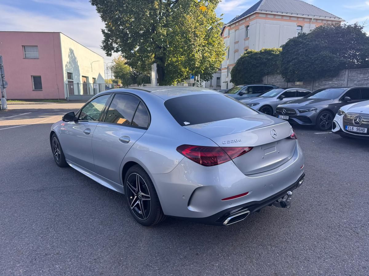 Mercedes-Benz Třídy C, C 220 d 4MATIC - fotka 5