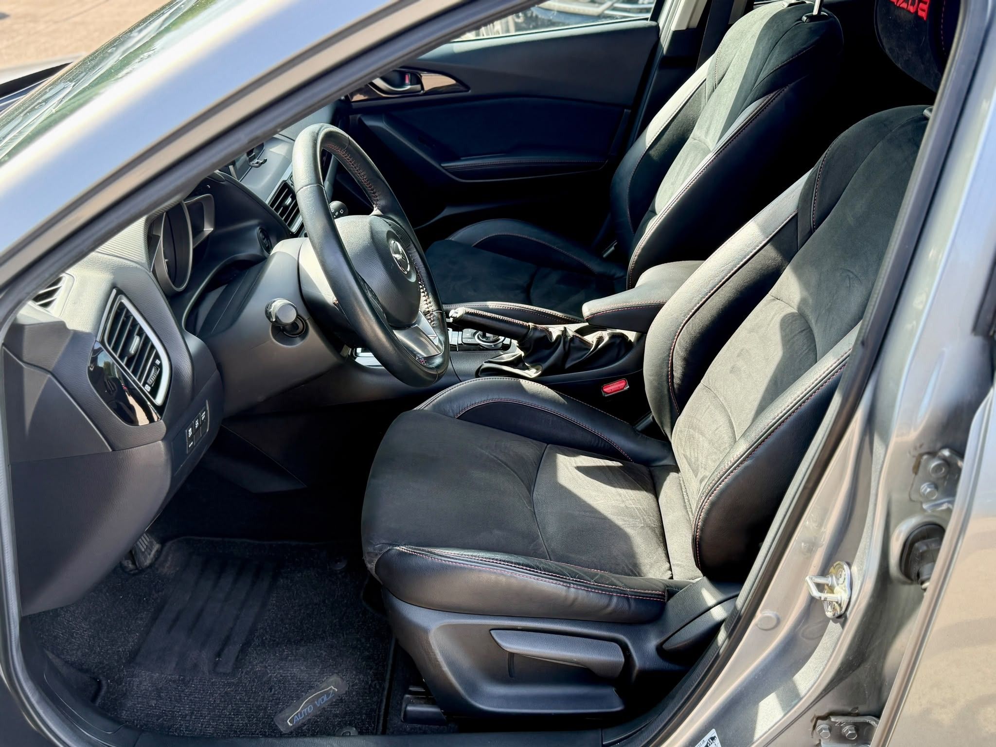 Mazda 3, 2.0 88 kW SkyAktiv-G - fotka 6