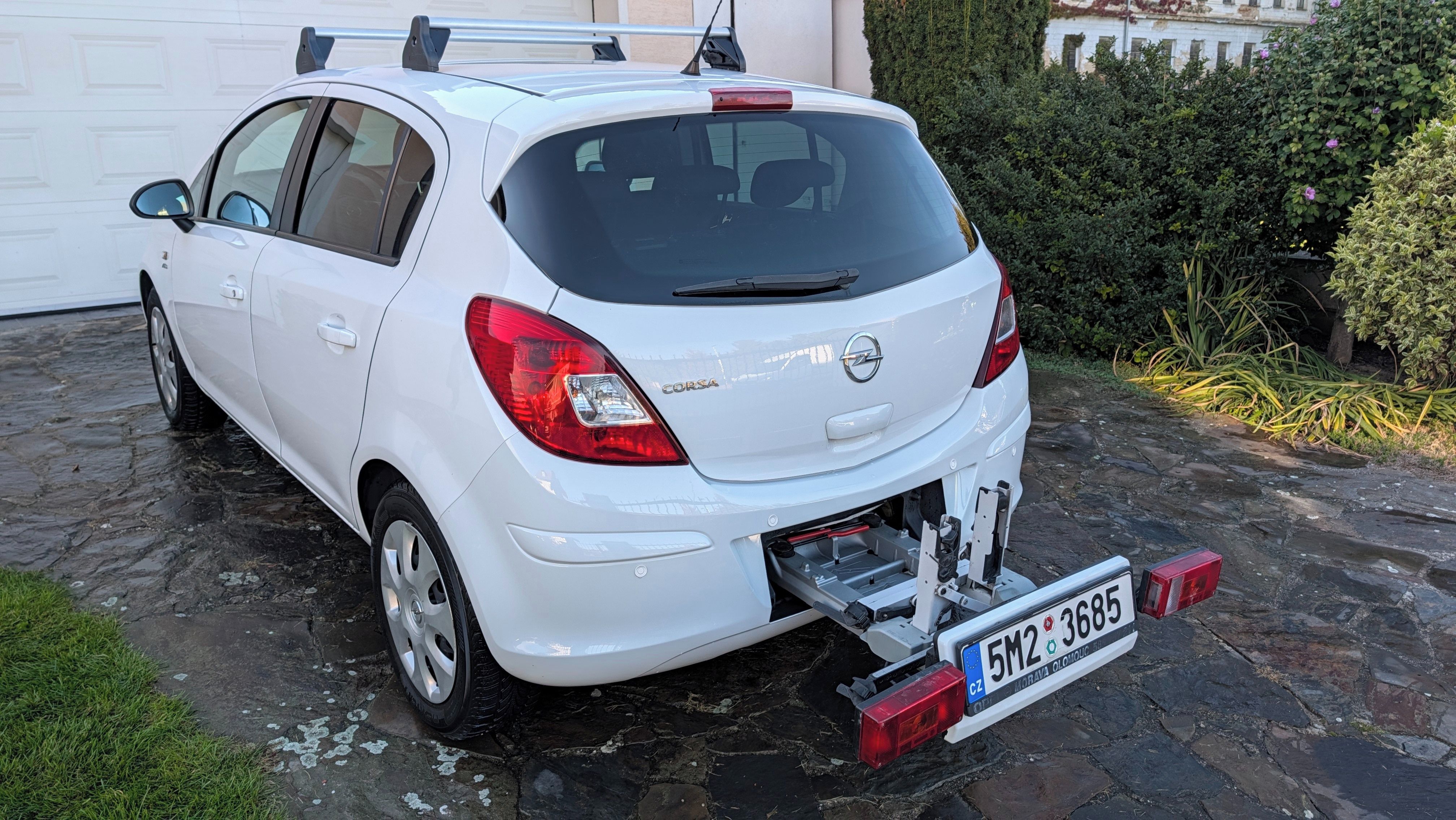 Opel Corsa, nosič na kola, ližiny, senzory - fotka 4