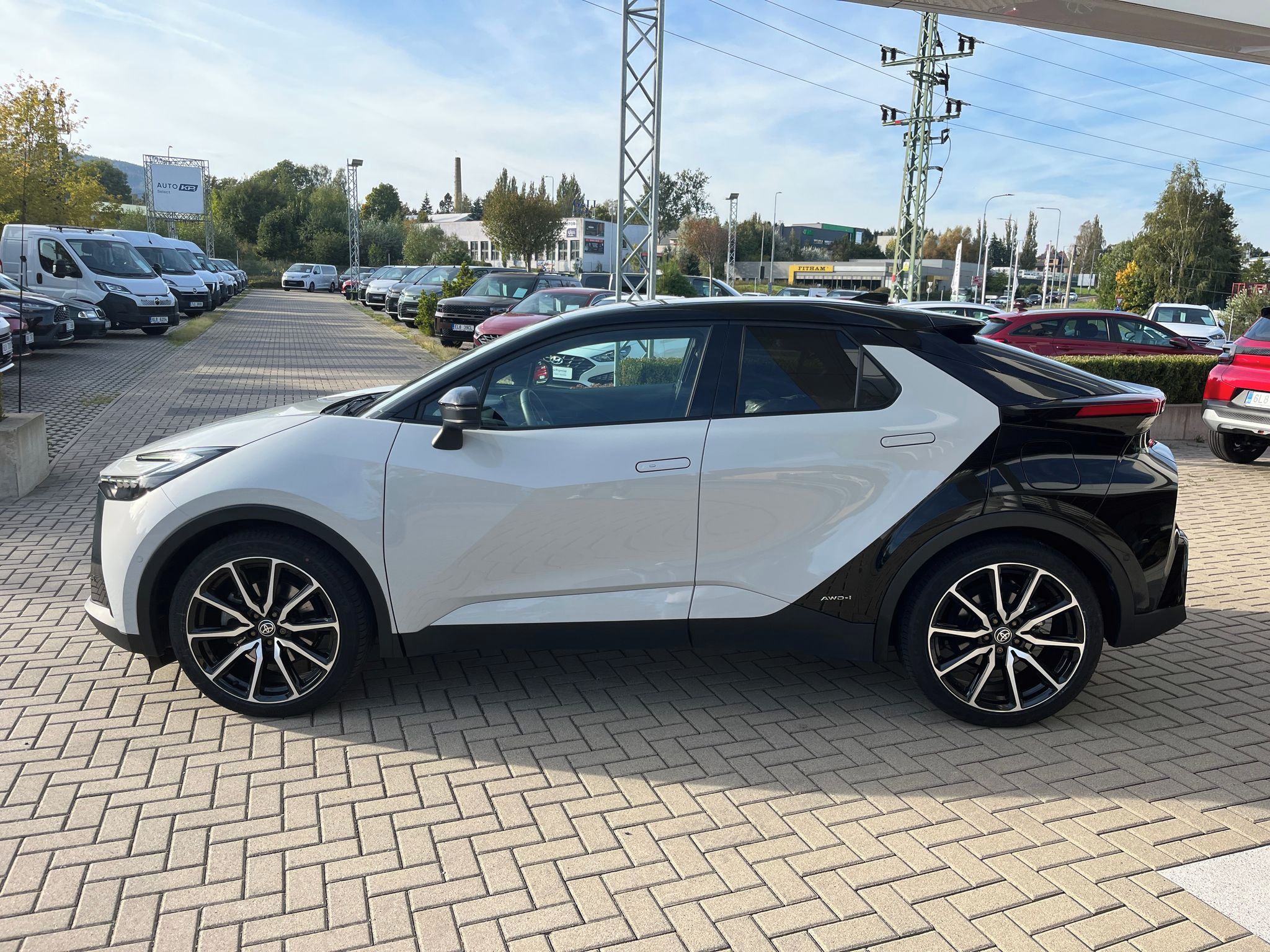 Toyota C-HR, 2.0 HEV 4x4 GR Sport Premiere - fotka 3