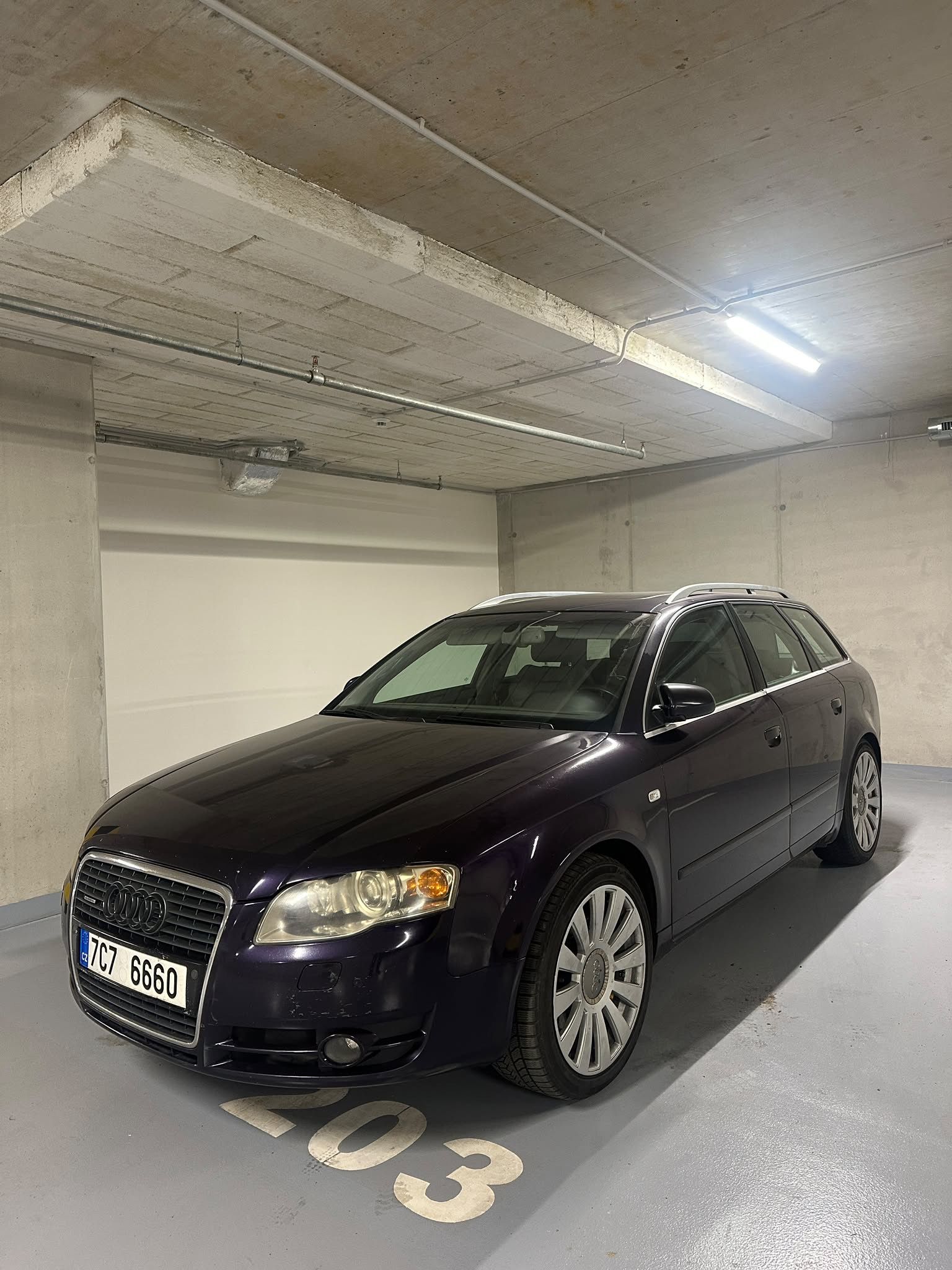 Audi A4, Zachovalá Audi A4 - fotka 2