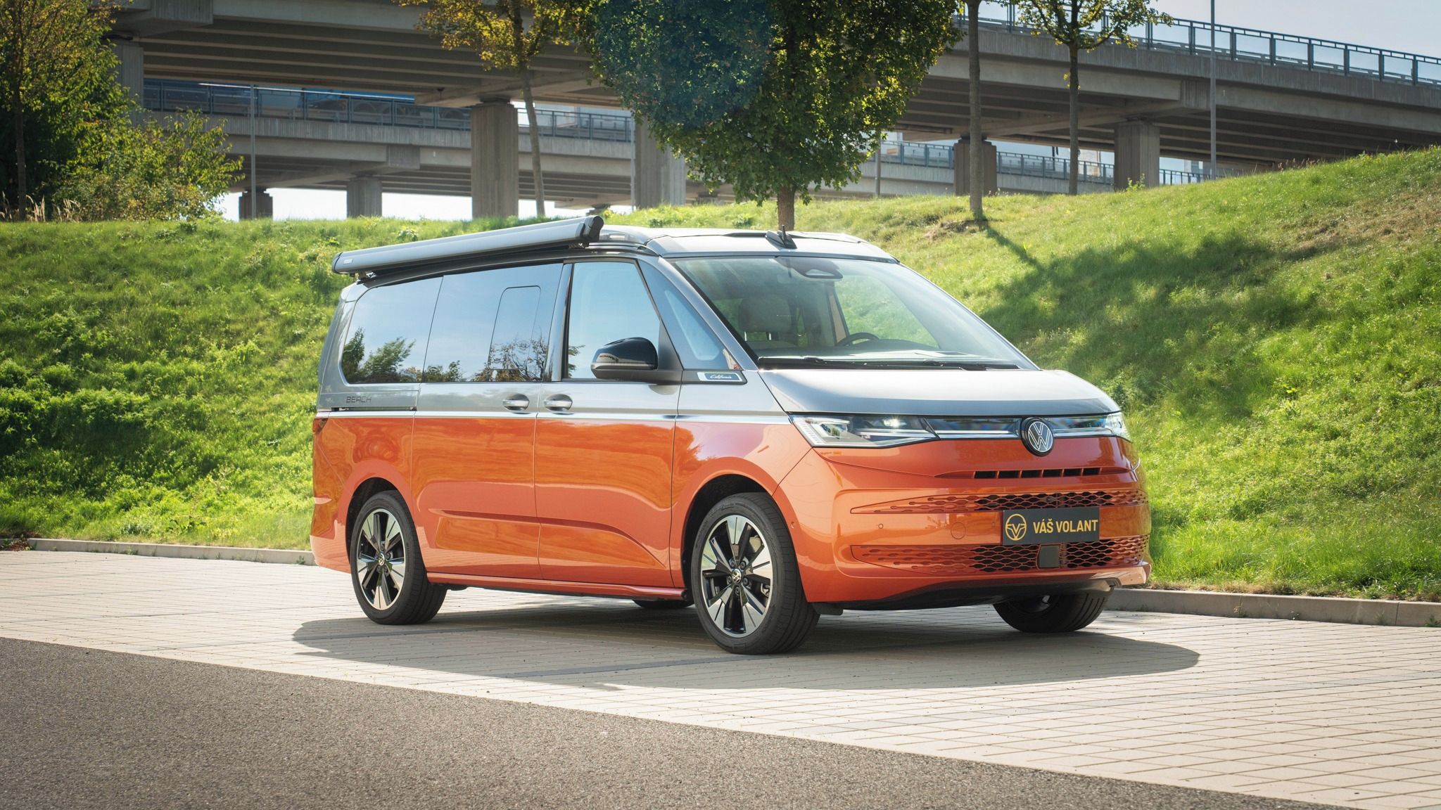 Volkswagen California, Beach Camper, 4 lůžka, záruka - fotka 4