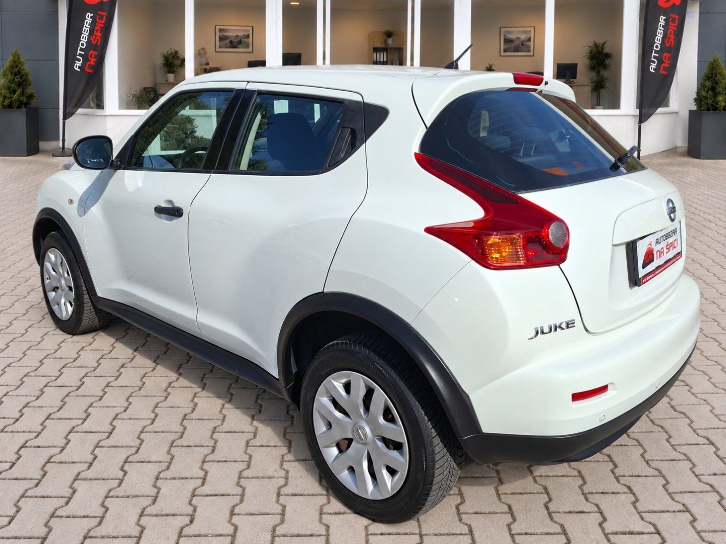Nissan Juke, 1.6i 86kW MAN -PARK.SENZORY - fotka 5