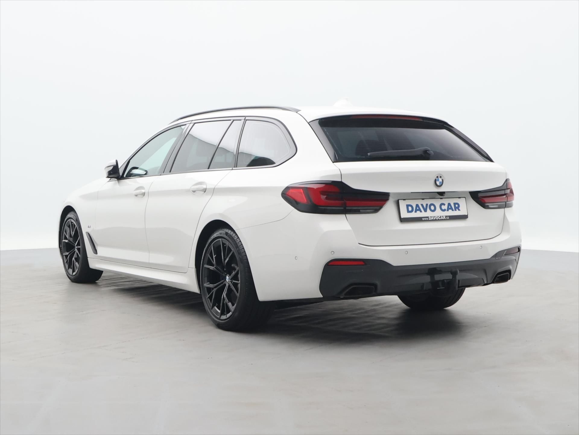 BMW Řada 5, 3.0 540d 250kW xDrive CZ DPH - fotka 5