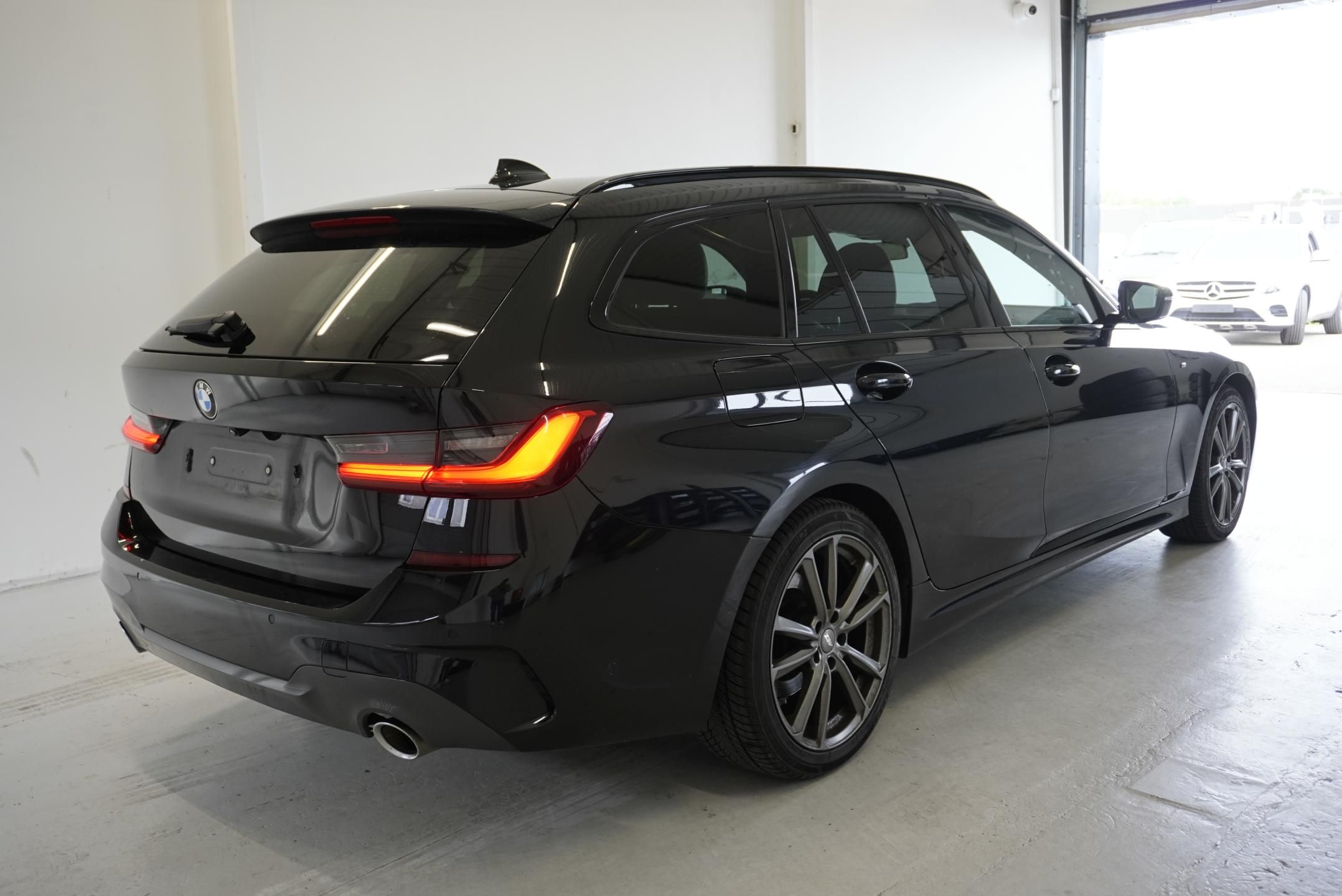 BMW Řada 3, 320D  2,0 M-SPORT XDRIVE AUT. - fotka 5