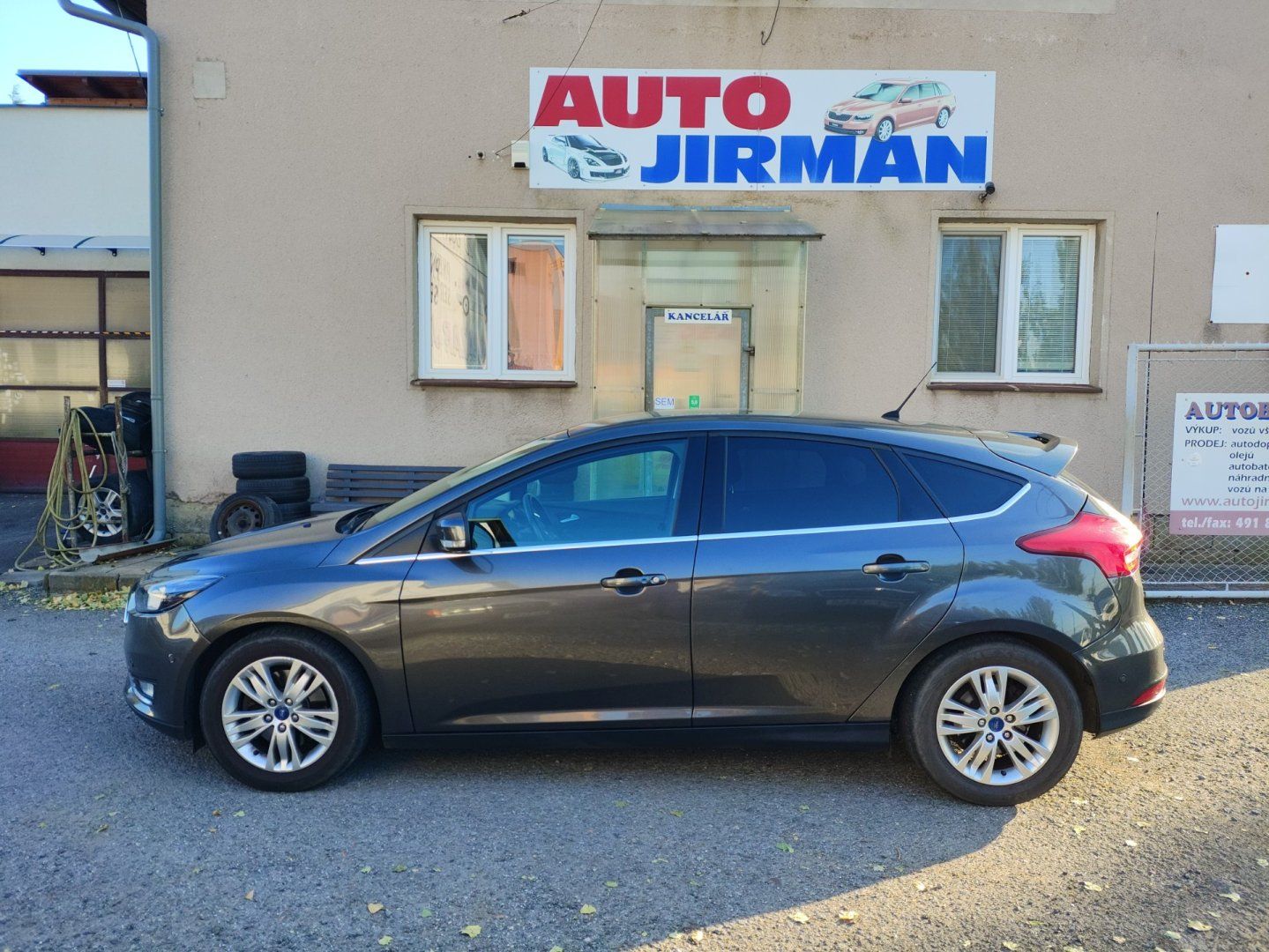 Ford Focus, 1,5i Titanium - fotka 5