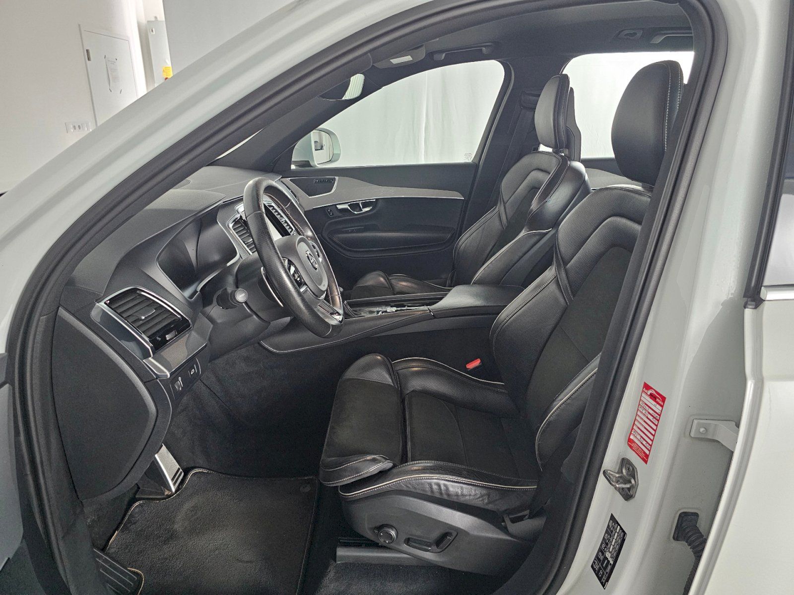Volvo XC90, 2.0D 5D 173kW R-desing - fotka 6