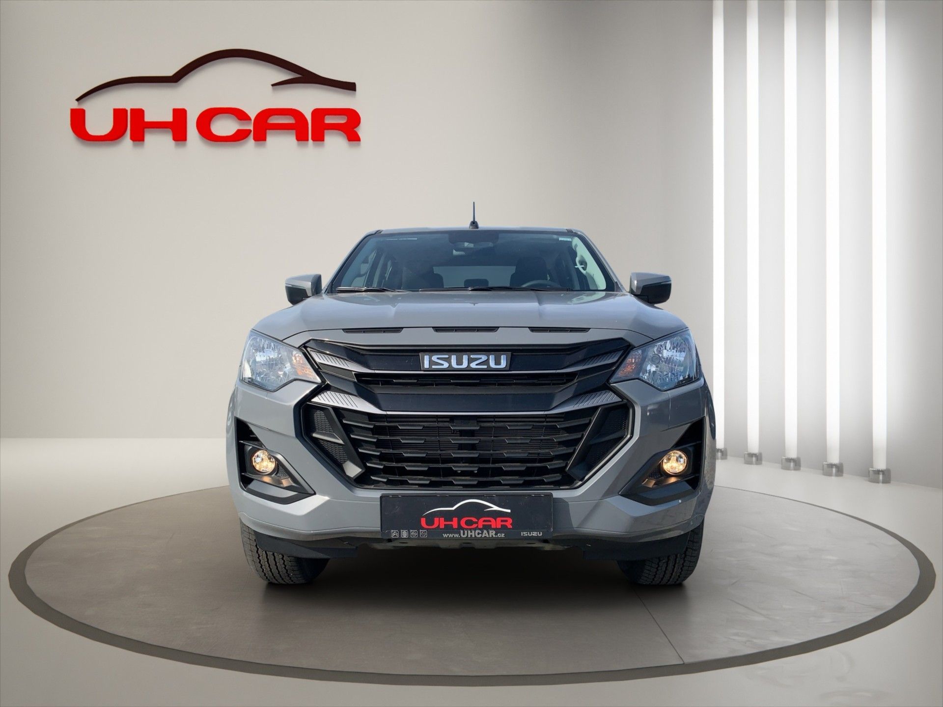 Isuzu D-Max, 2,2 D 4x4 6MT  DC LS 163k - fotka 2