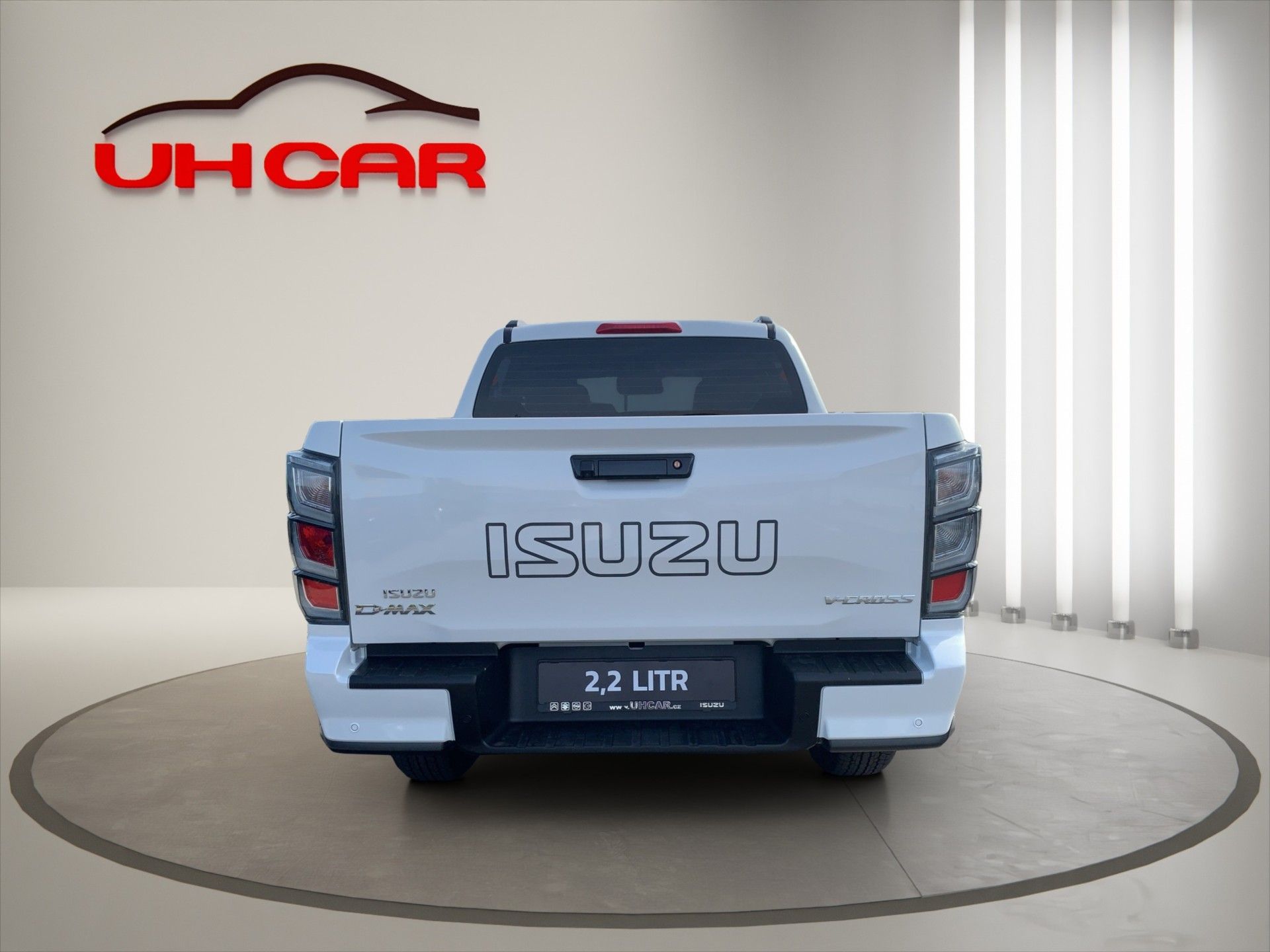 Isuzu D-Max, 2,2 D 4x4 AT8  DC V-CROSS 163k - fotka 6