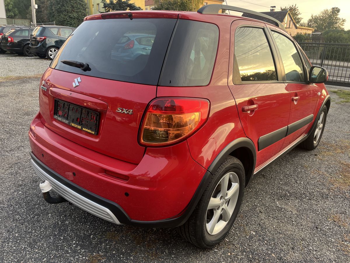 Suzuki SX4, MOC PĚKNÝ - fotka 5