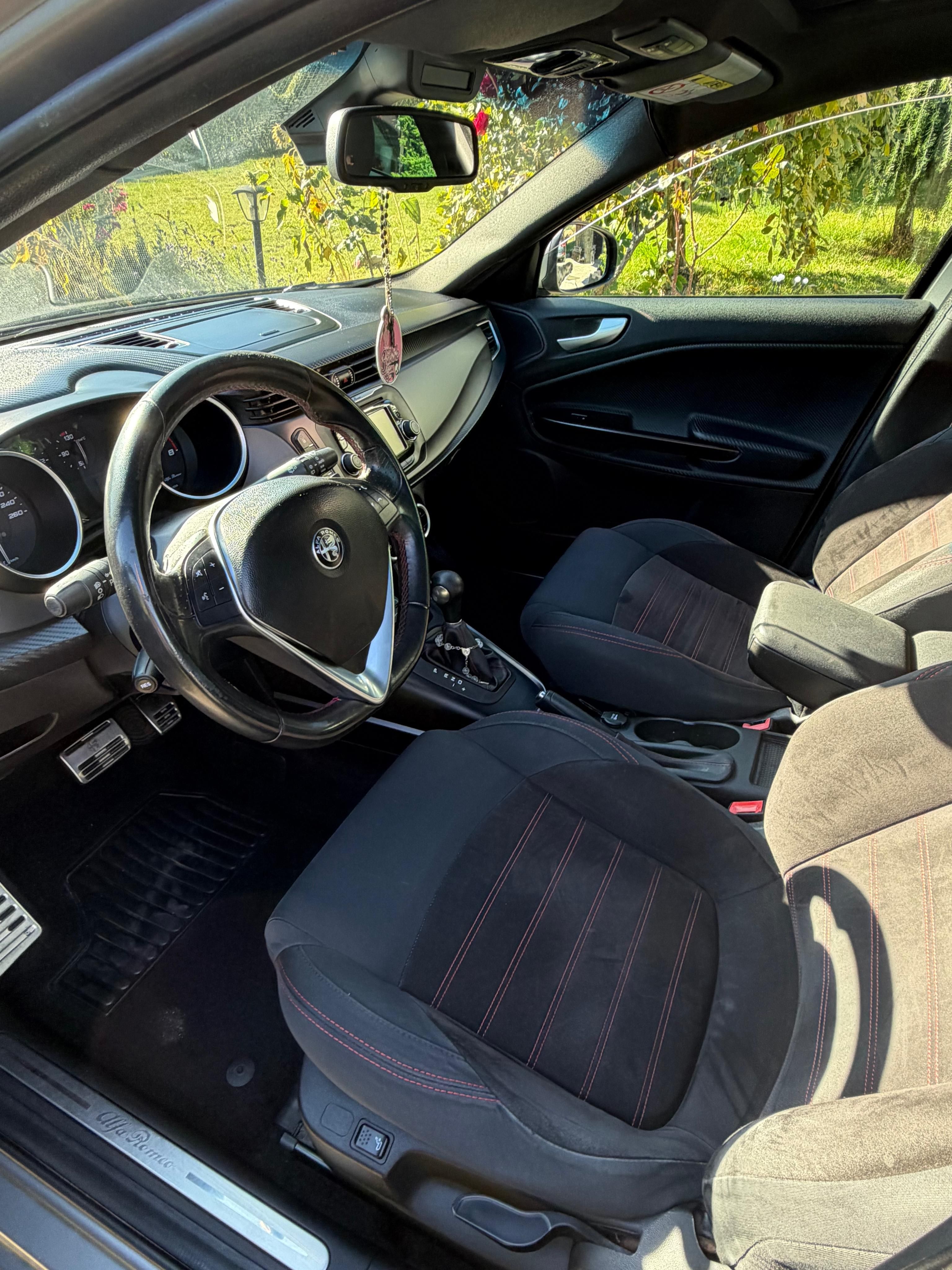 Alfa Romeo Giulietta, Giulieta 1.4 multiair 125kw - fotka 5