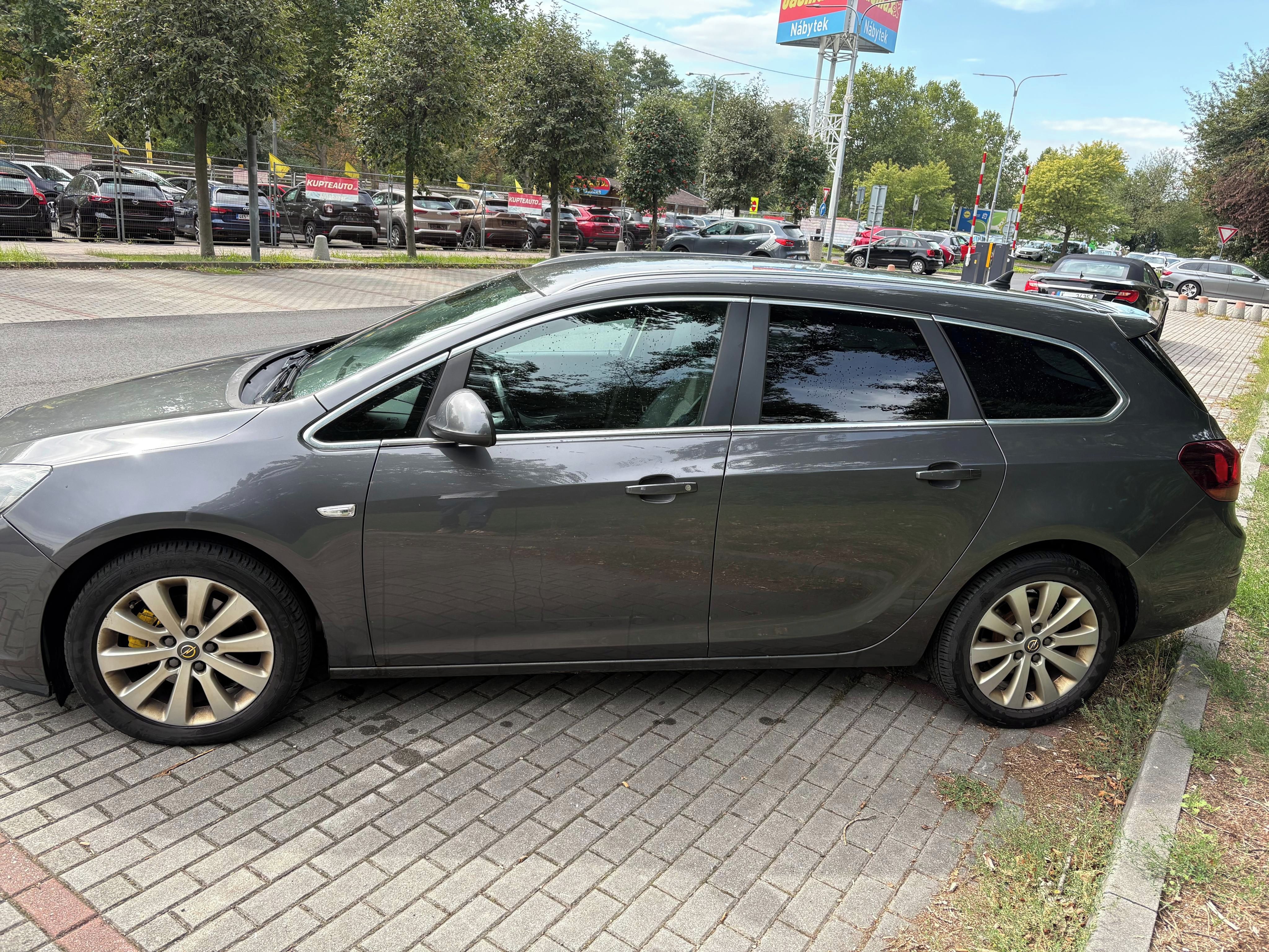 Opel Astra, 2.0 CDTI - fotka 2