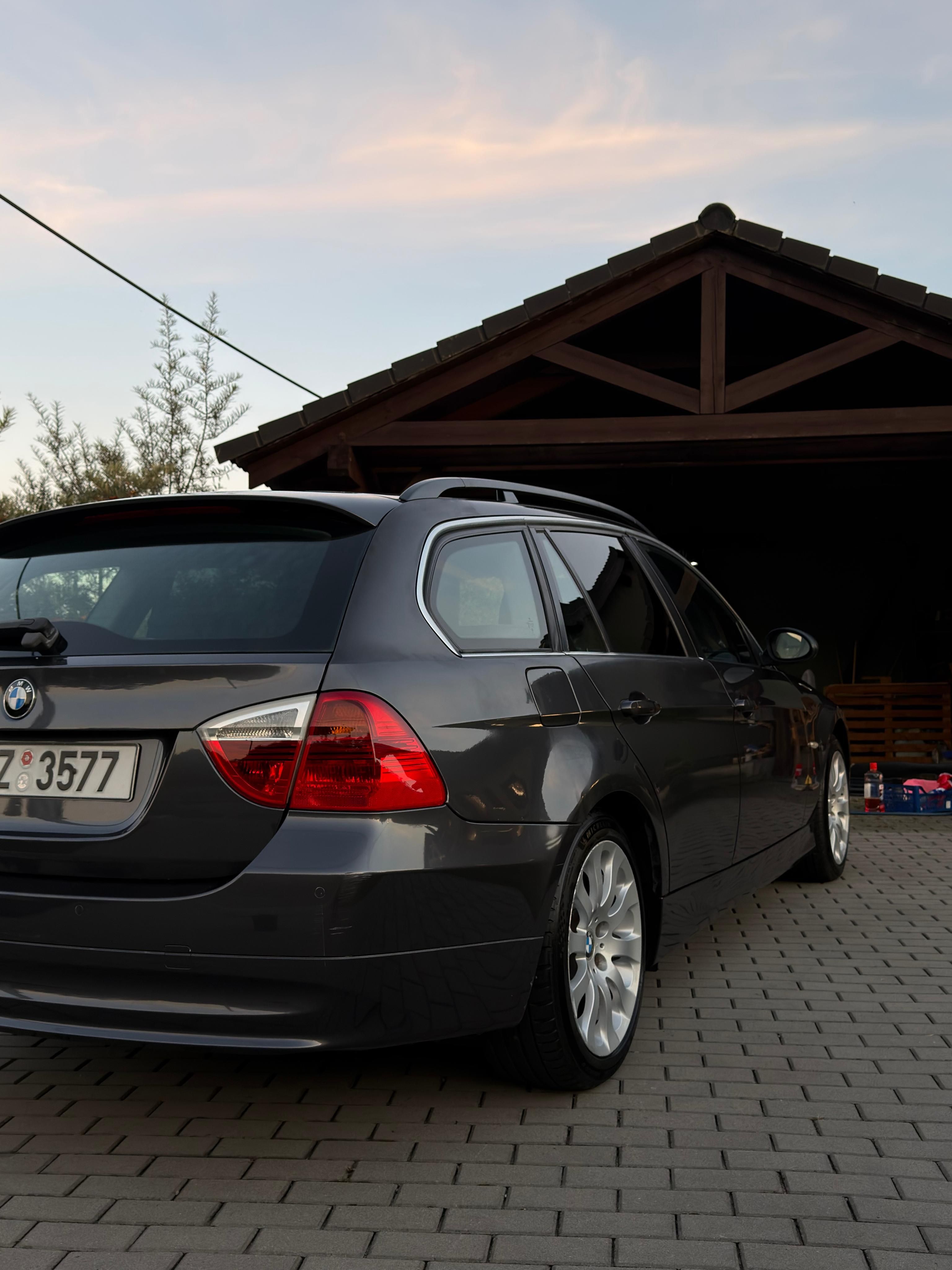 BMW Řada 3, BMW 325i E91 160kw 2006 N52 - fotka 2
