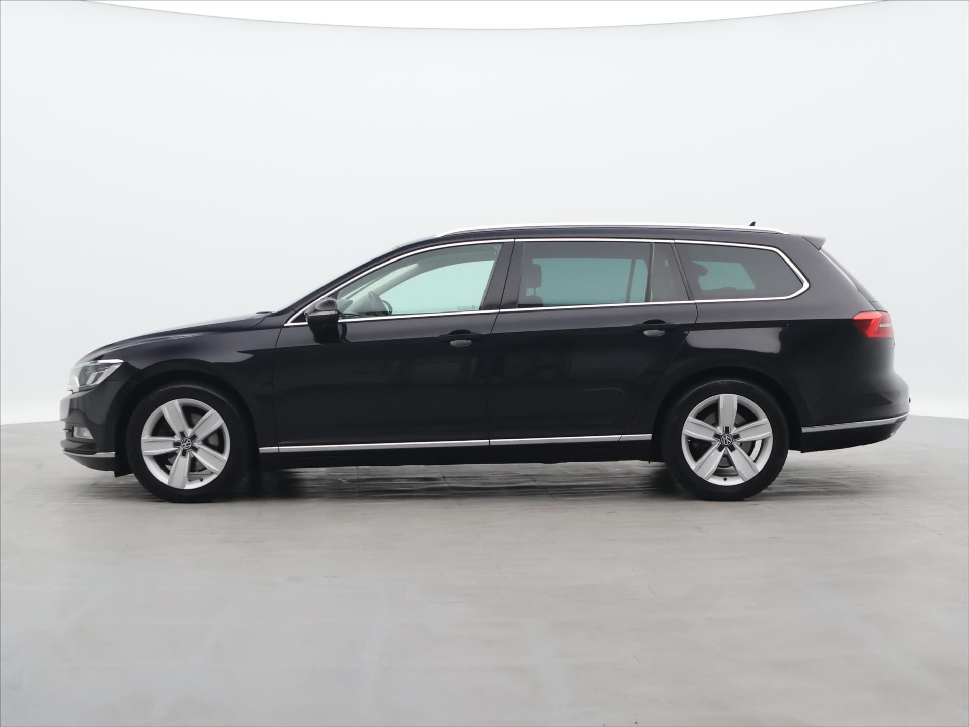 Volkswagen Passat, 1,6 TDI Highline Tažné Panoram - fotka 4