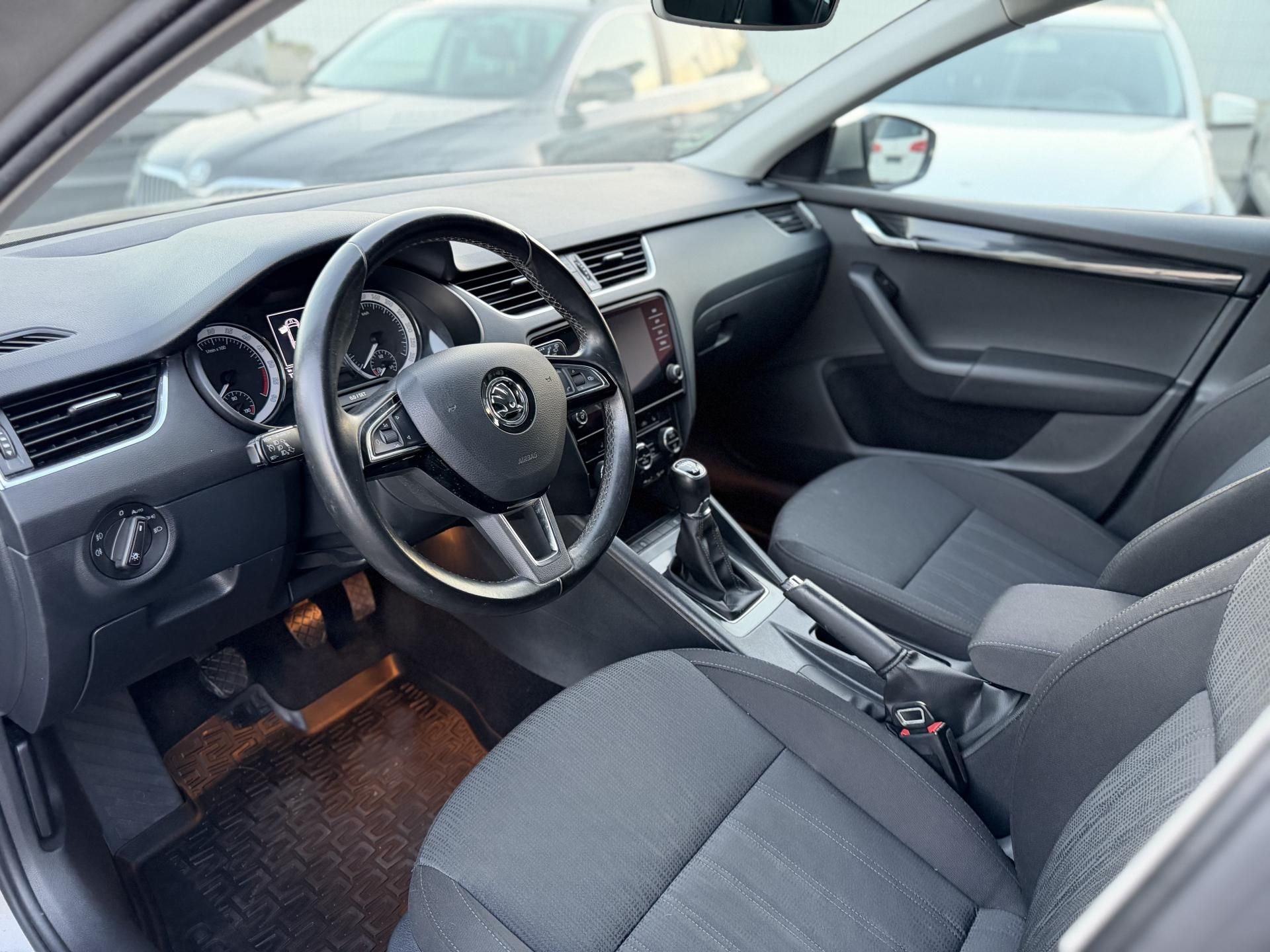 Škoda Octavia, 2.0 Tdi, 110kw, 4x4, manual,ČR - fotka 6