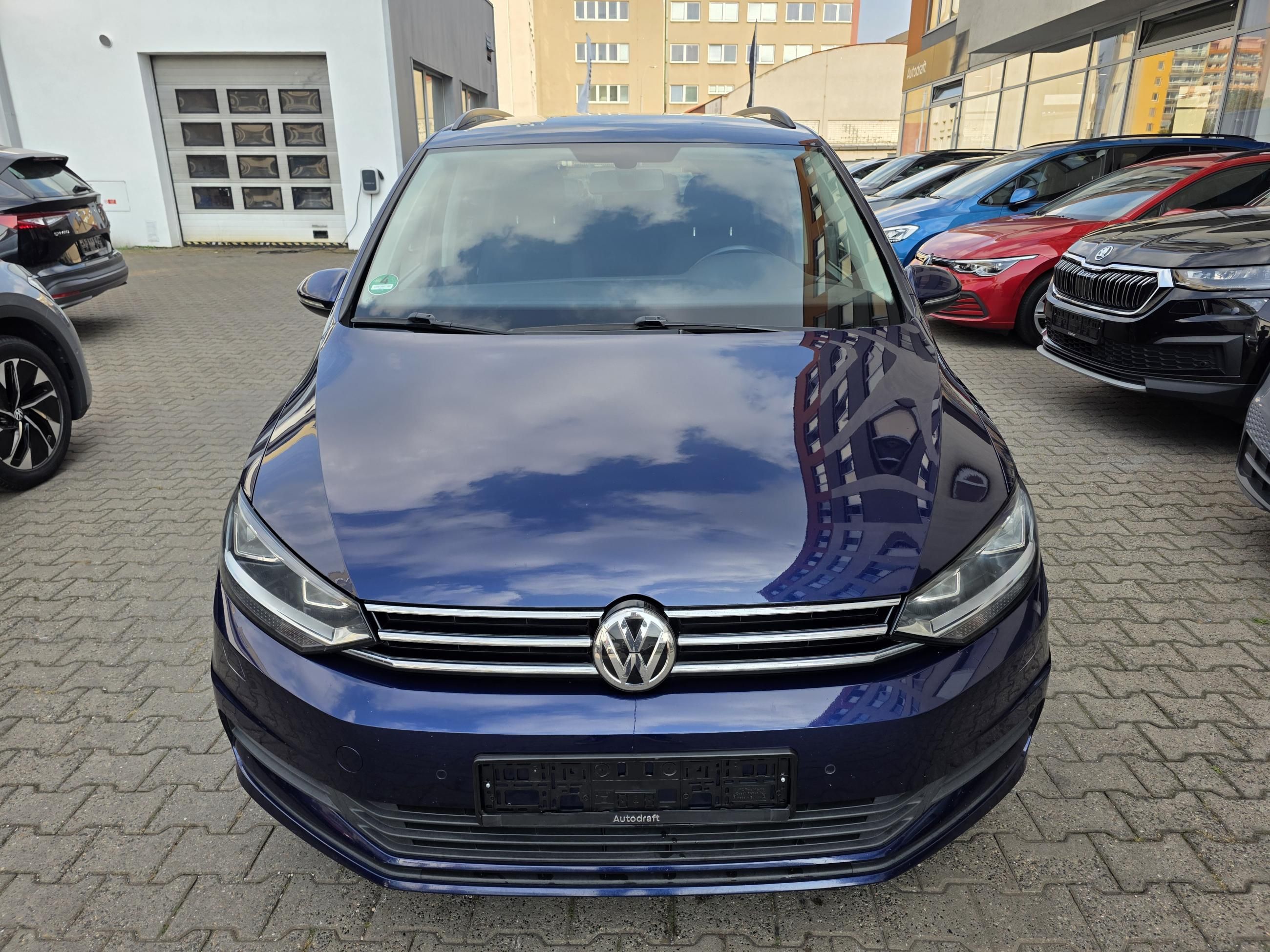 Volkswagen Touran, 2.0TDI 110kW TAŽNÉ NAVI ALU - fotka 3