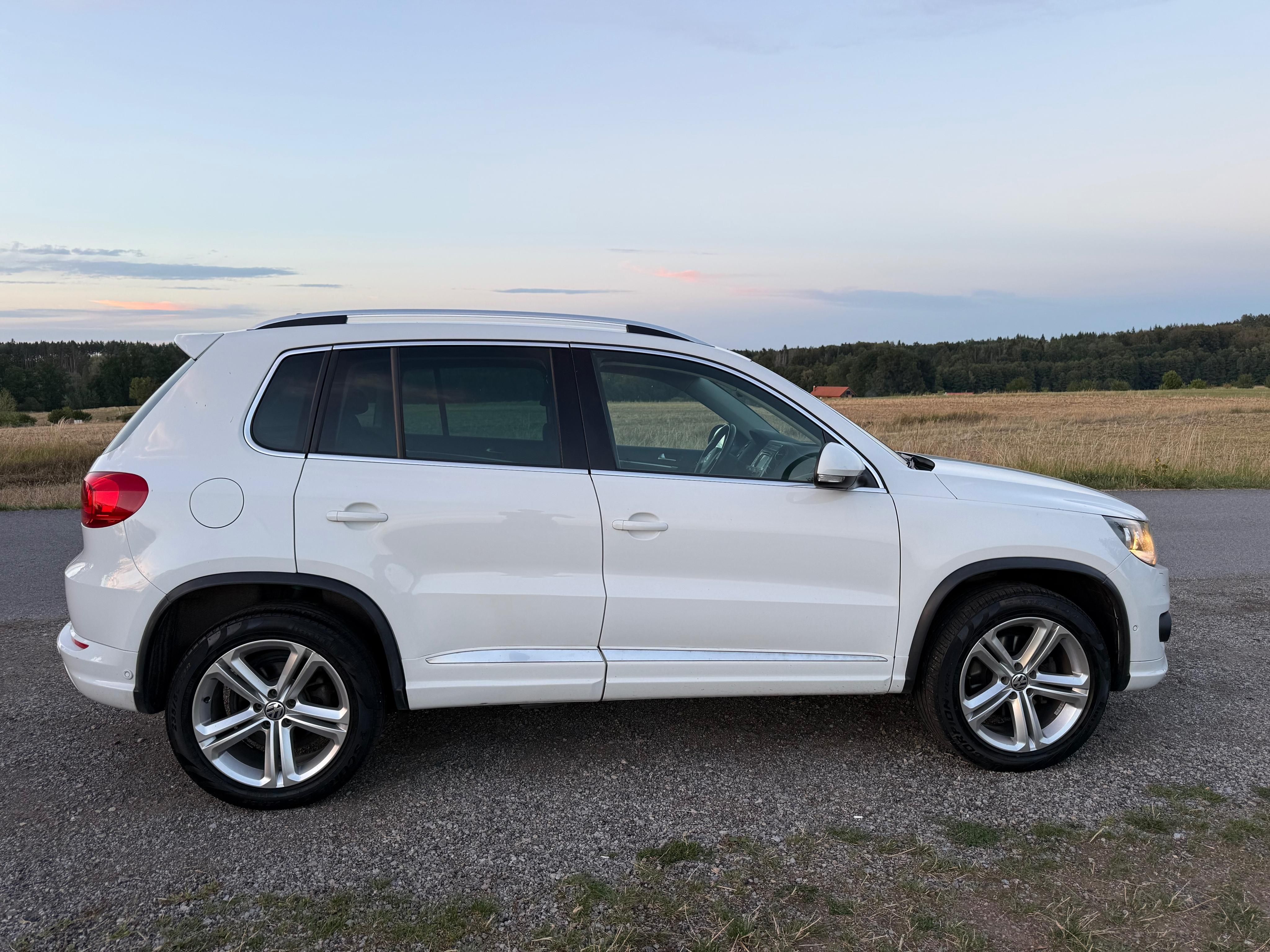 Volkswagen Tiguan, R-Line 1.4 TSI 118 kW 4x4 - fotka 6