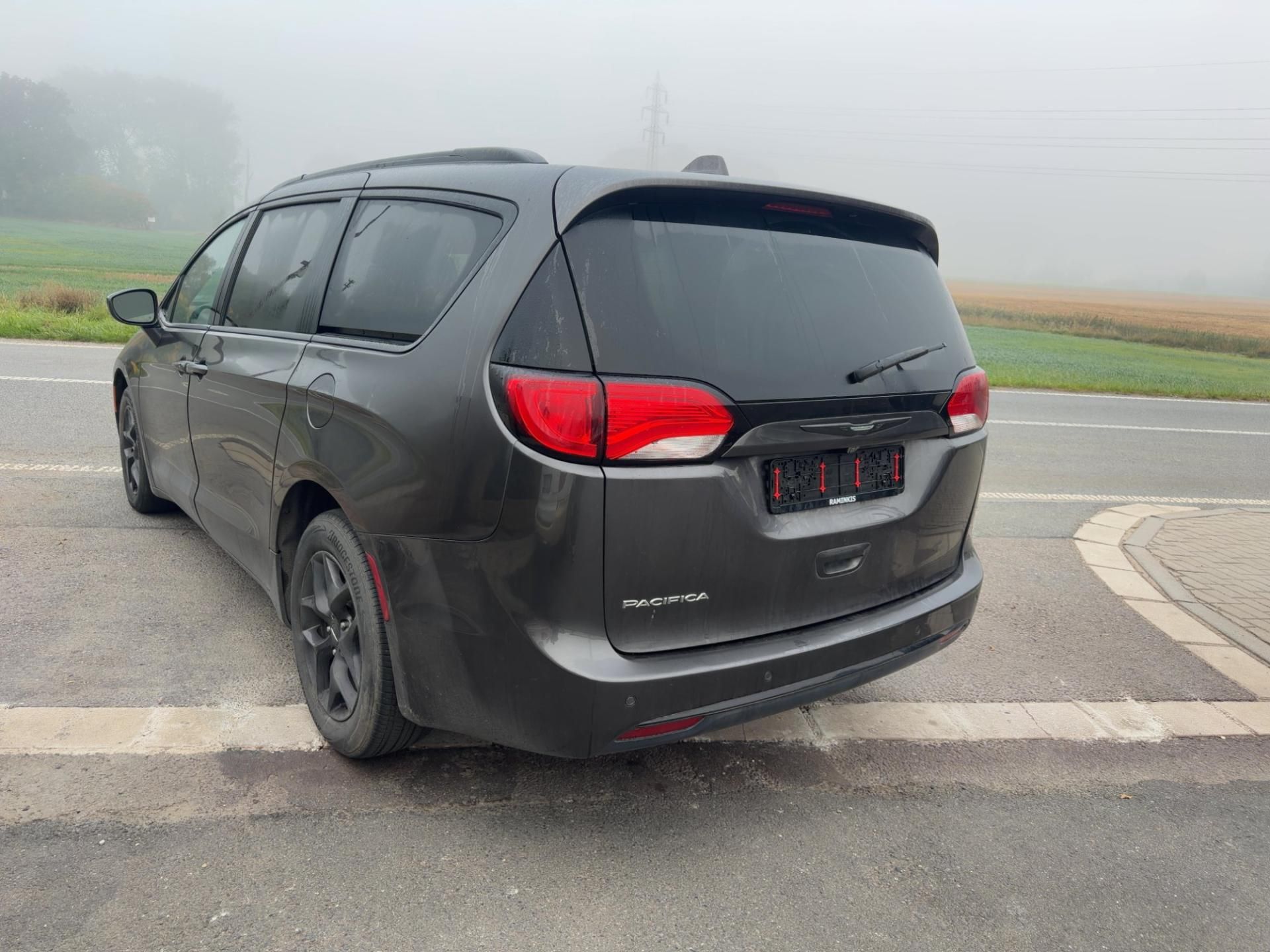 Chrysler Pacifica, 3,6 L 8 míst S type 2019 - fotka 3
